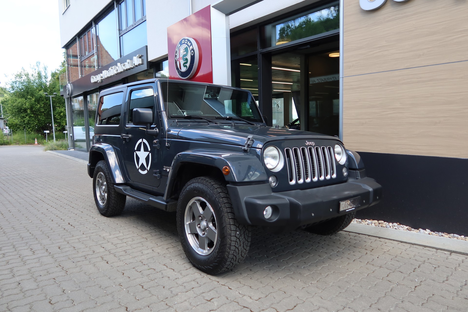 JEEP Wrangler 2.8CRD Sahara-image-1