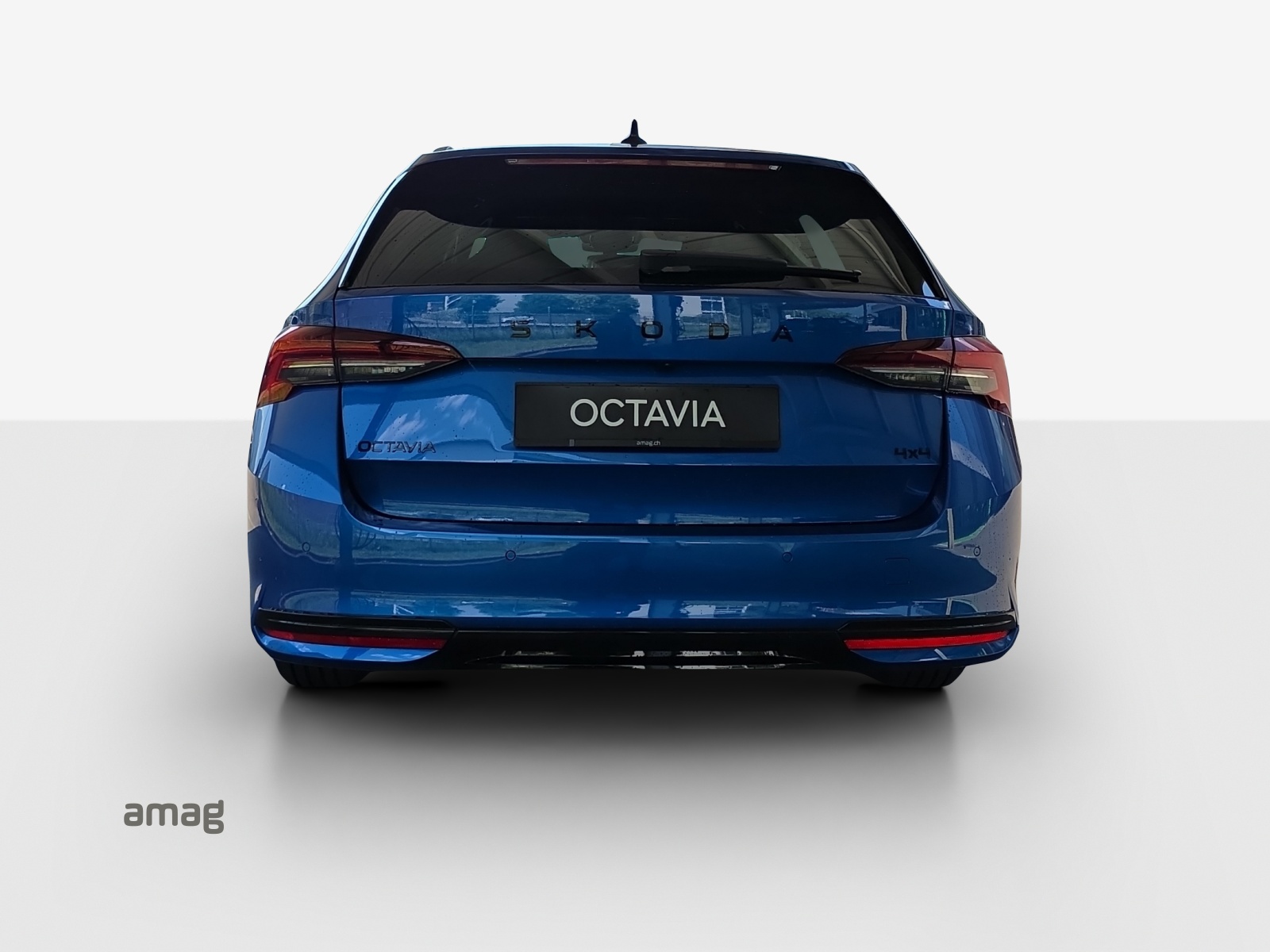 SKODA Octavia Combi 2.0 TSI DSG Dynamic 4x4-showroom-element-3