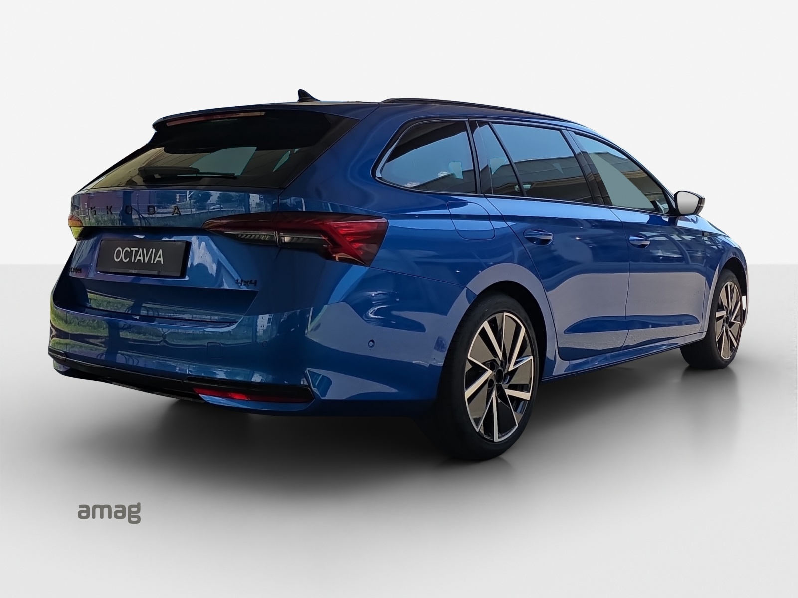SKODA Octavia Combi 2.0 TSI DSG Dynamic 4x4-image-4