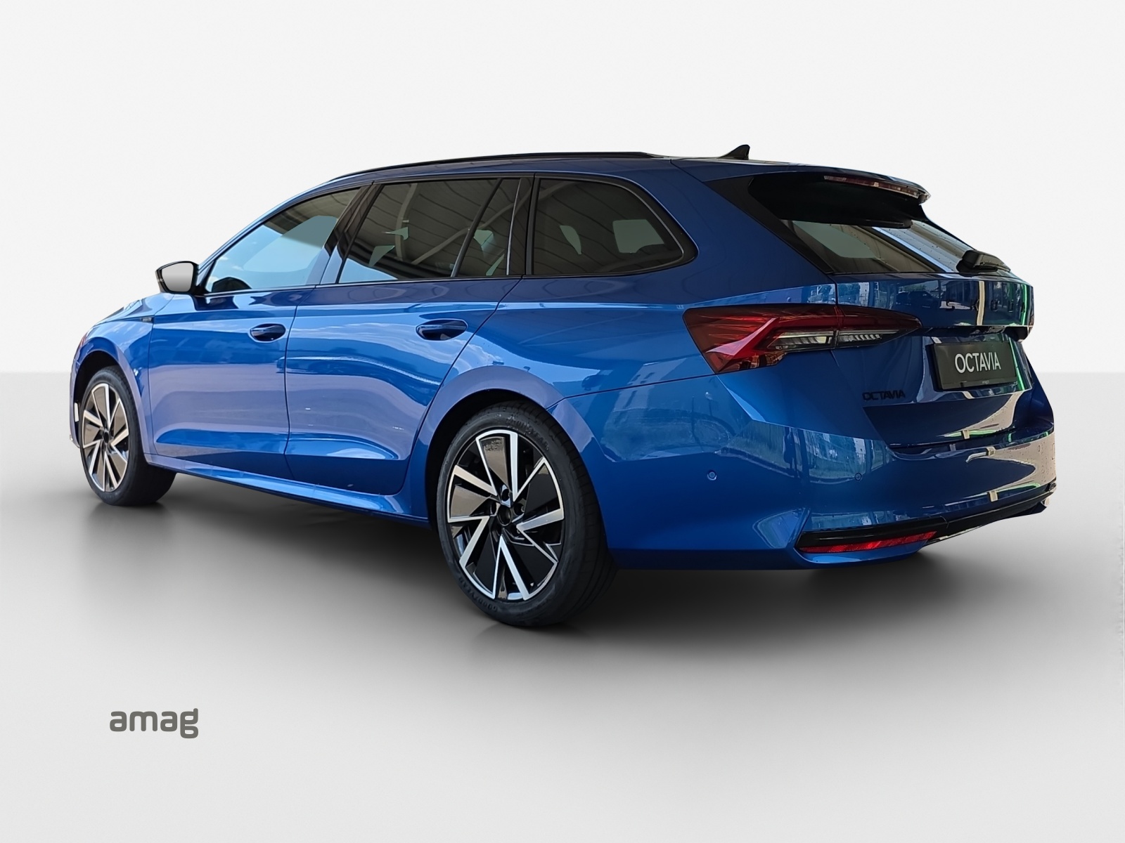 SKODA Octavia Combi 2.0 TSI DSG Dynamic 4x4-showroom-element-2