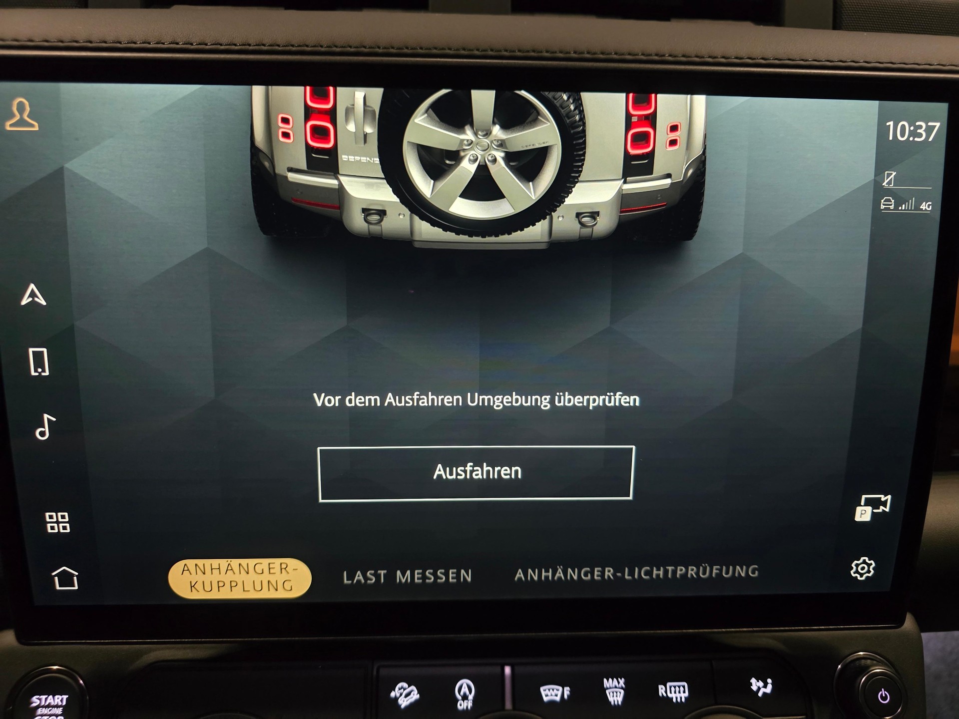LAND ROVER Defender 110 3.0 D I6 350 X-Dynamic HSE-image-13
