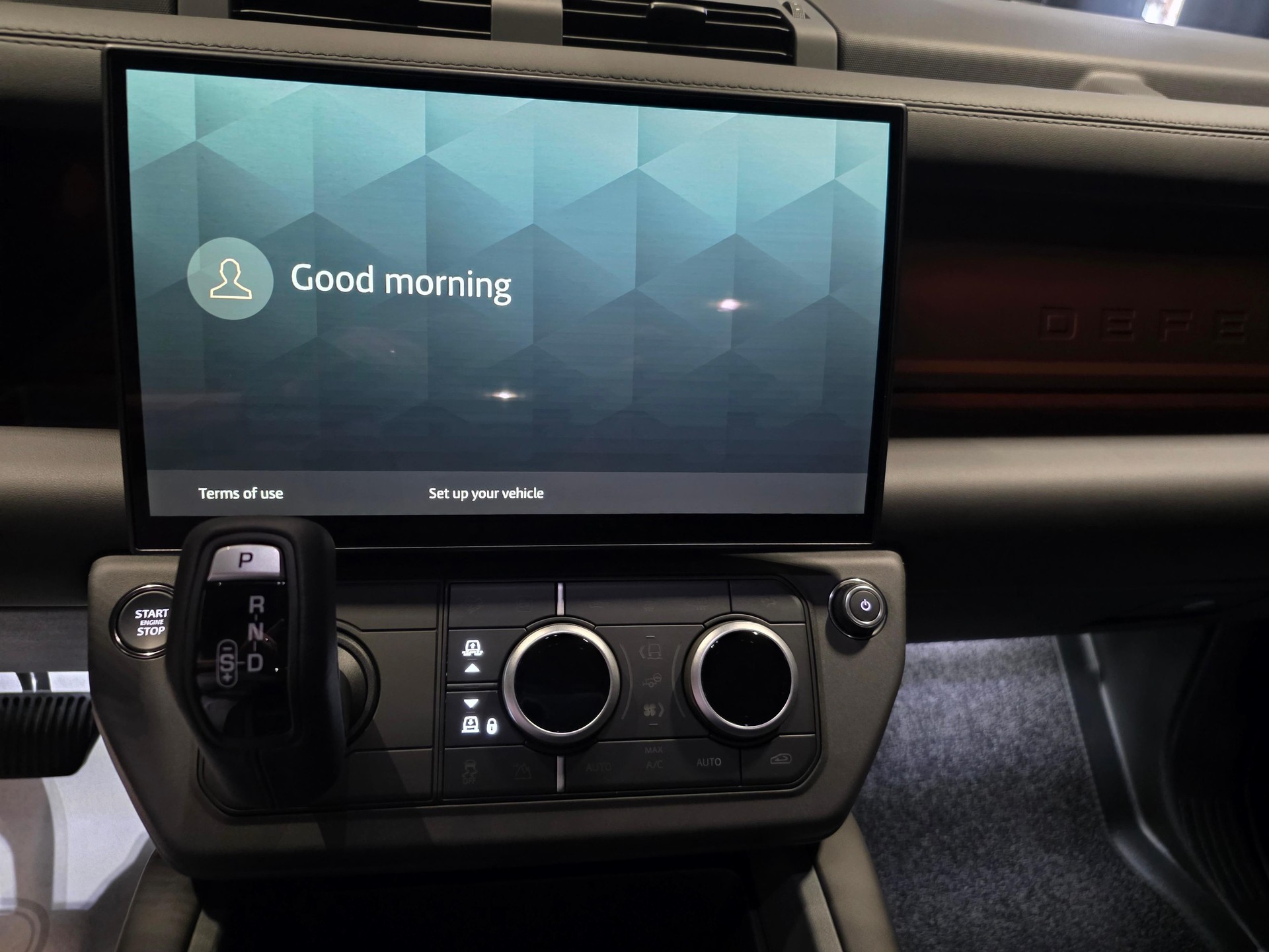 LAND ROVER Defender 110 3.0 D I6 350 X-Dynamic HSE-image-9
