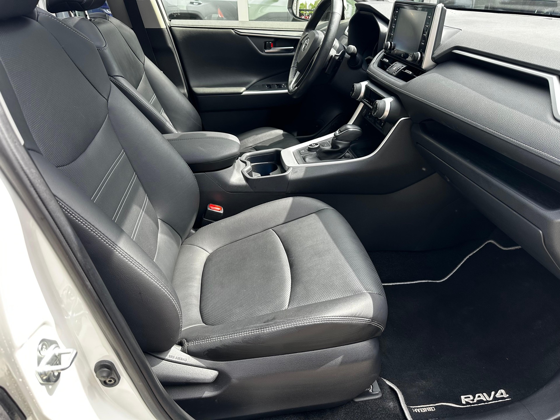 TOYOTA RAV4 2.5 HEV Premium-image-12
