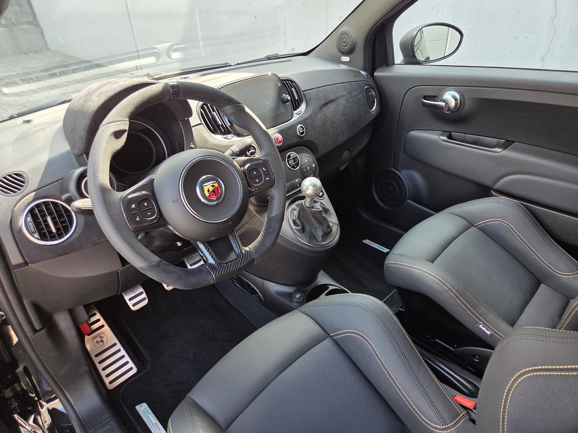 FIAT 695 1.4 16V Turbo Abarth 75° Anniversario-image-13