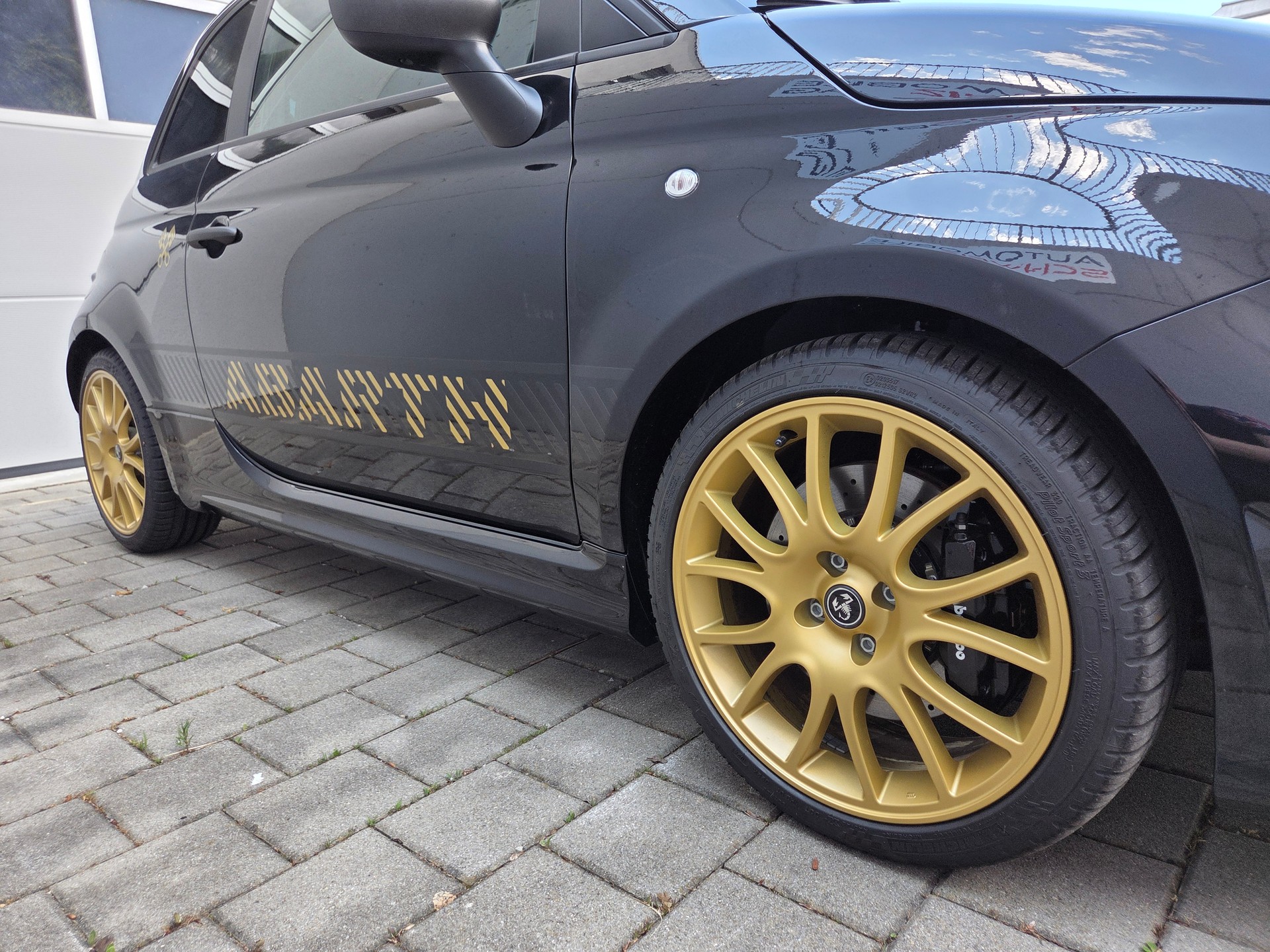 FIAT 695 1.4 16V Turbo Abarth 75° Anniversario-image-7
