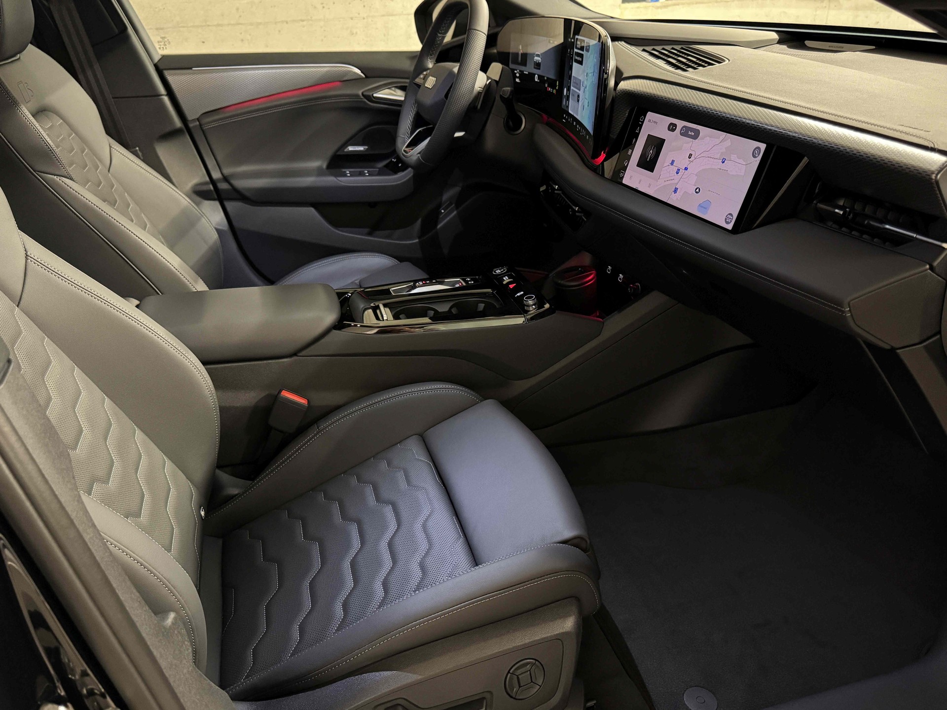 AUDI A6 Avant e-tron quattro-image-11