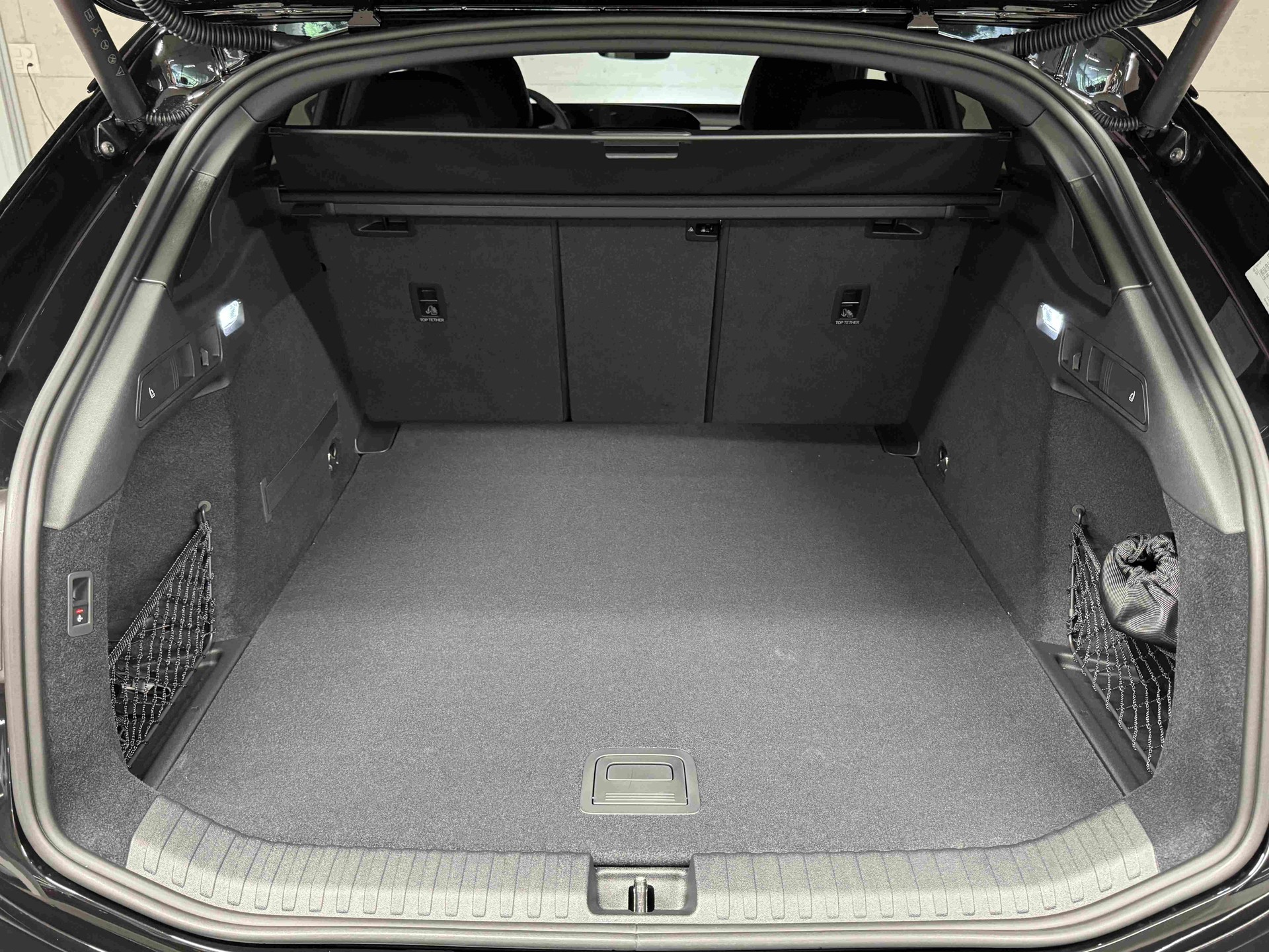 AUDI A6 Avant e-tron quattro-image-14