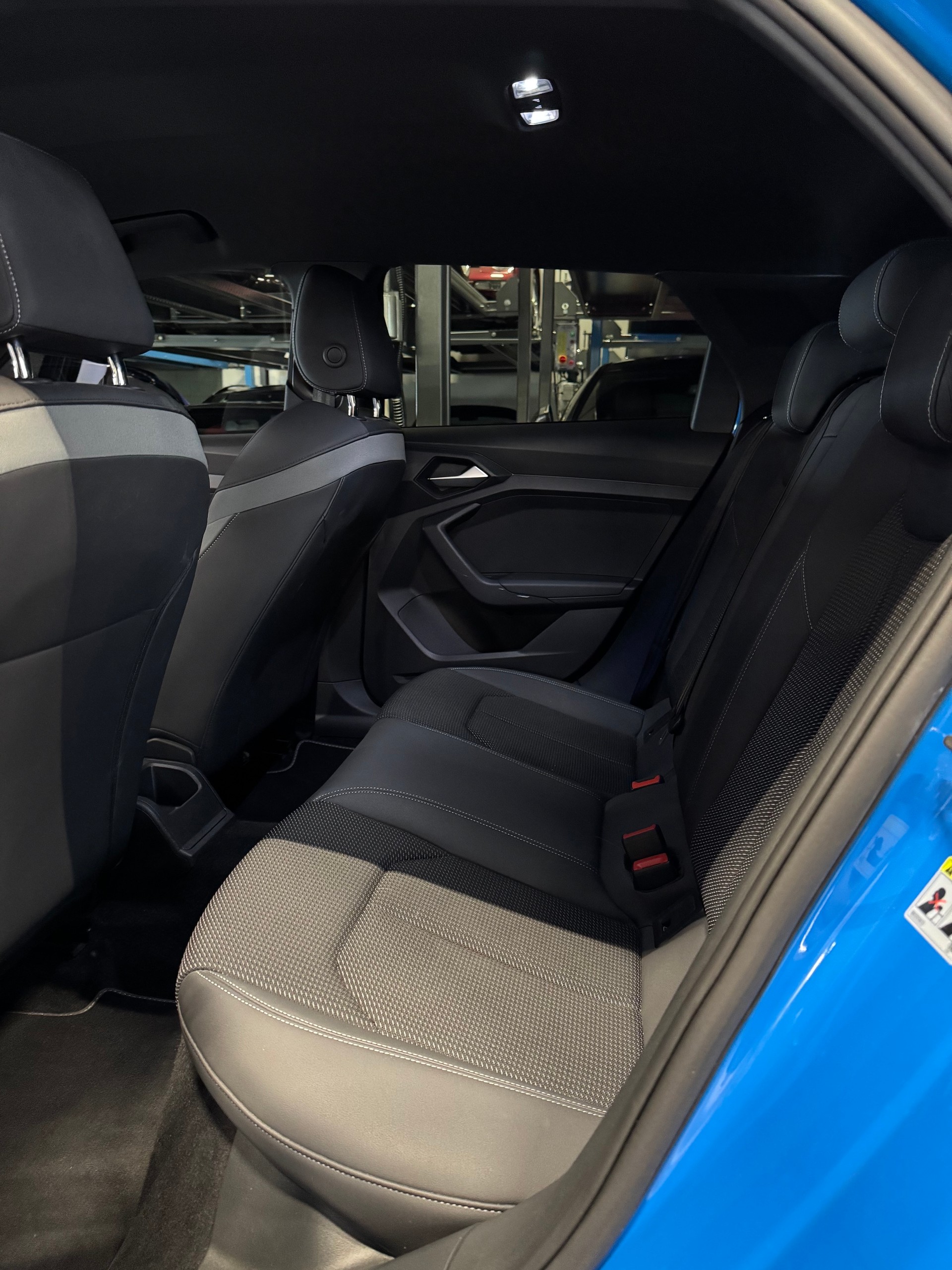 AUDI A1 Sportback 30 TFSI S Line S-tronic-image-8