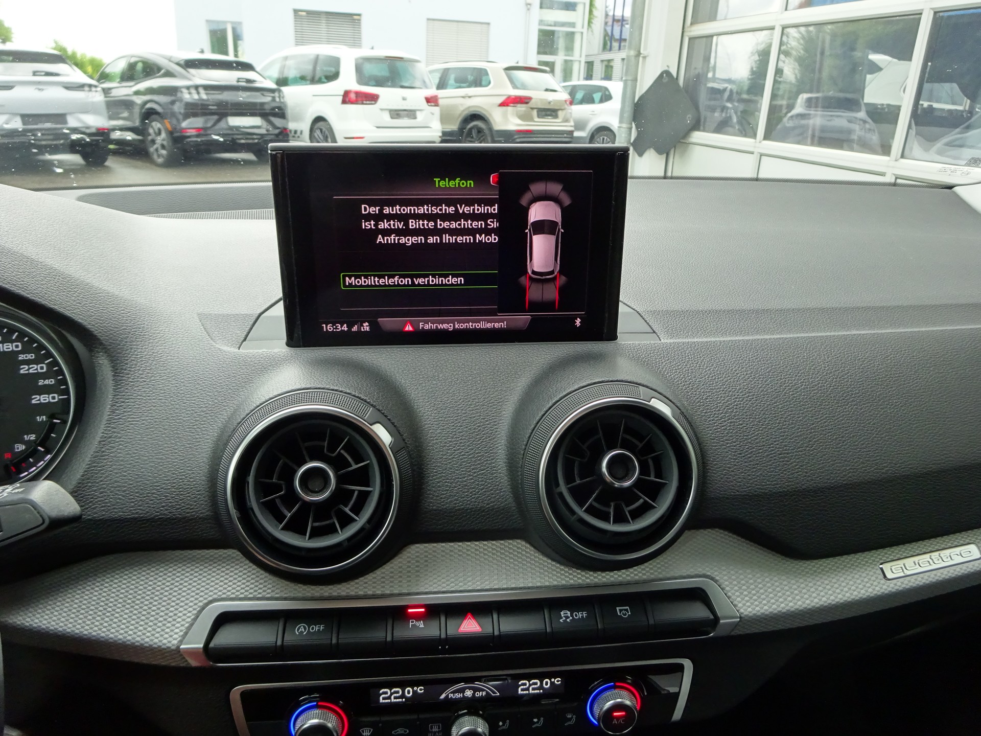 AUDI Q2 35 TDI Attraction quattro S-tronic-image-8