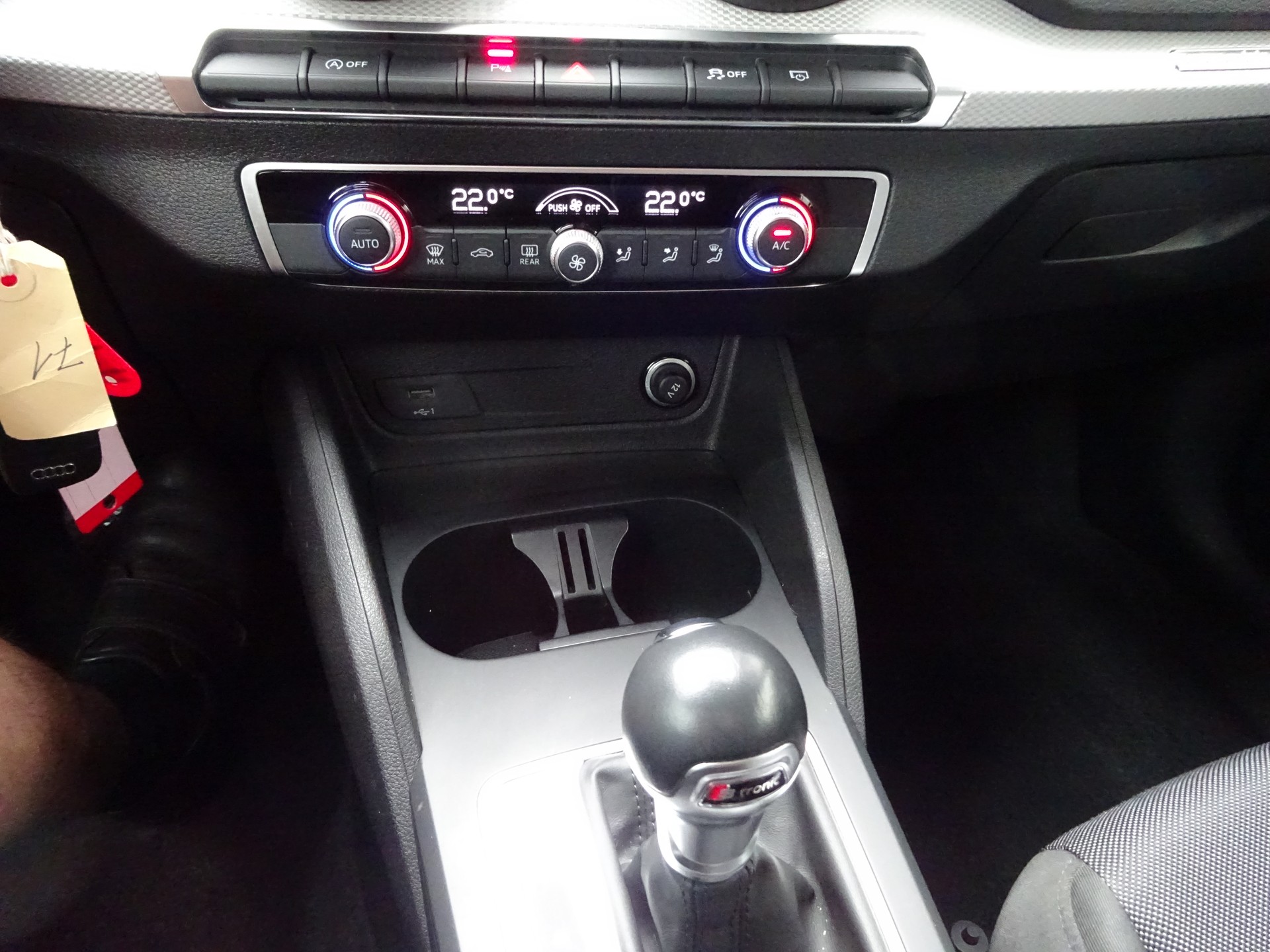 AUDI Q2 35 TDI Attraction quattro S-tronic-image-9