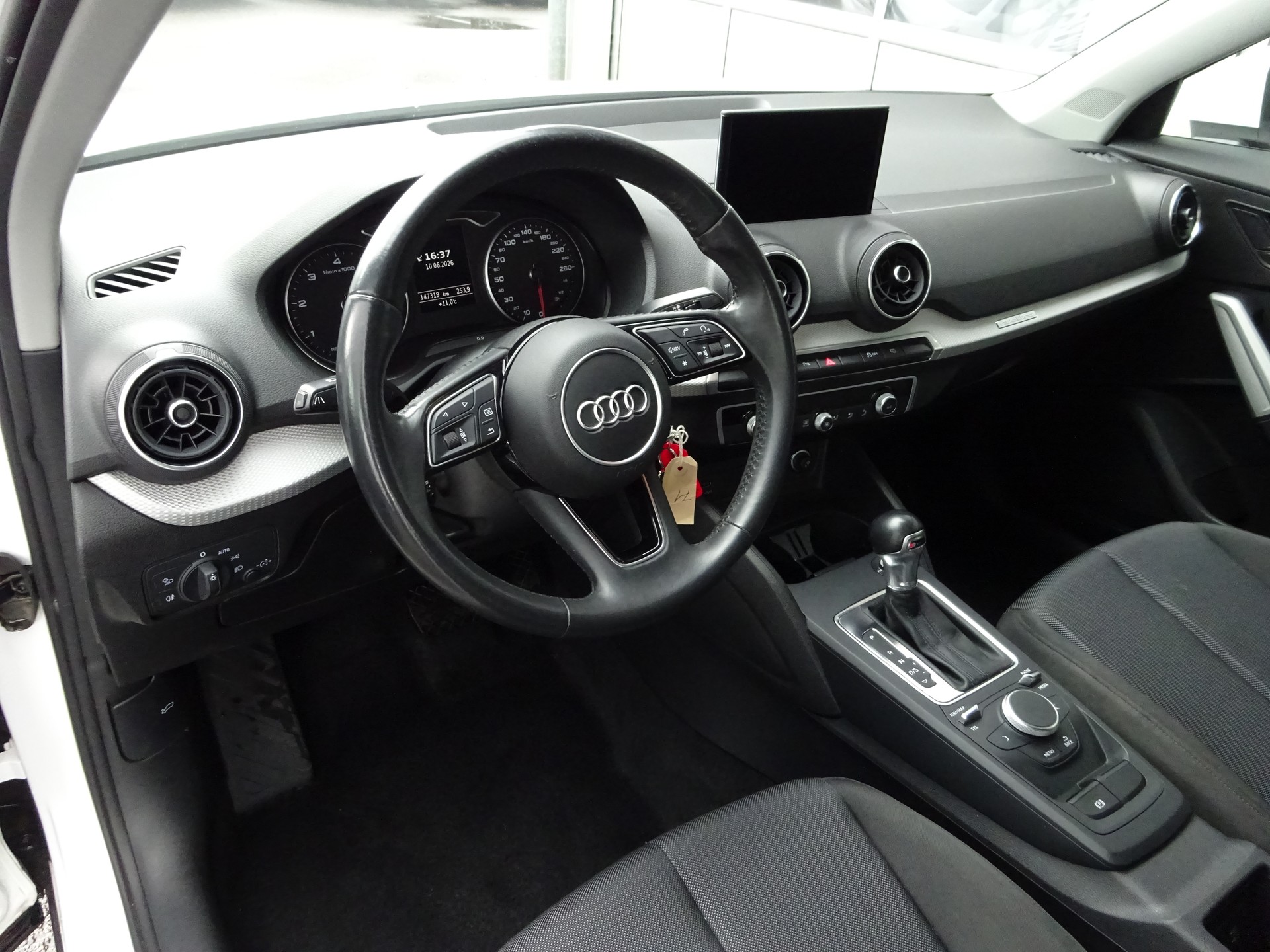 AUDI Q2 35 TDI Attraction quattro S-tronic-image-7