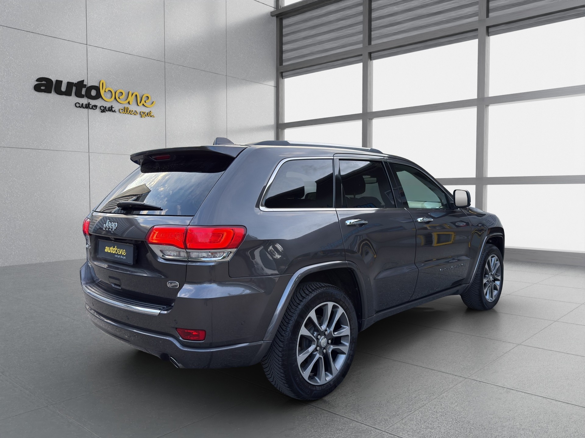 JEEP Grand Cherokee 3.0 CRD Overland Automatic-image-2