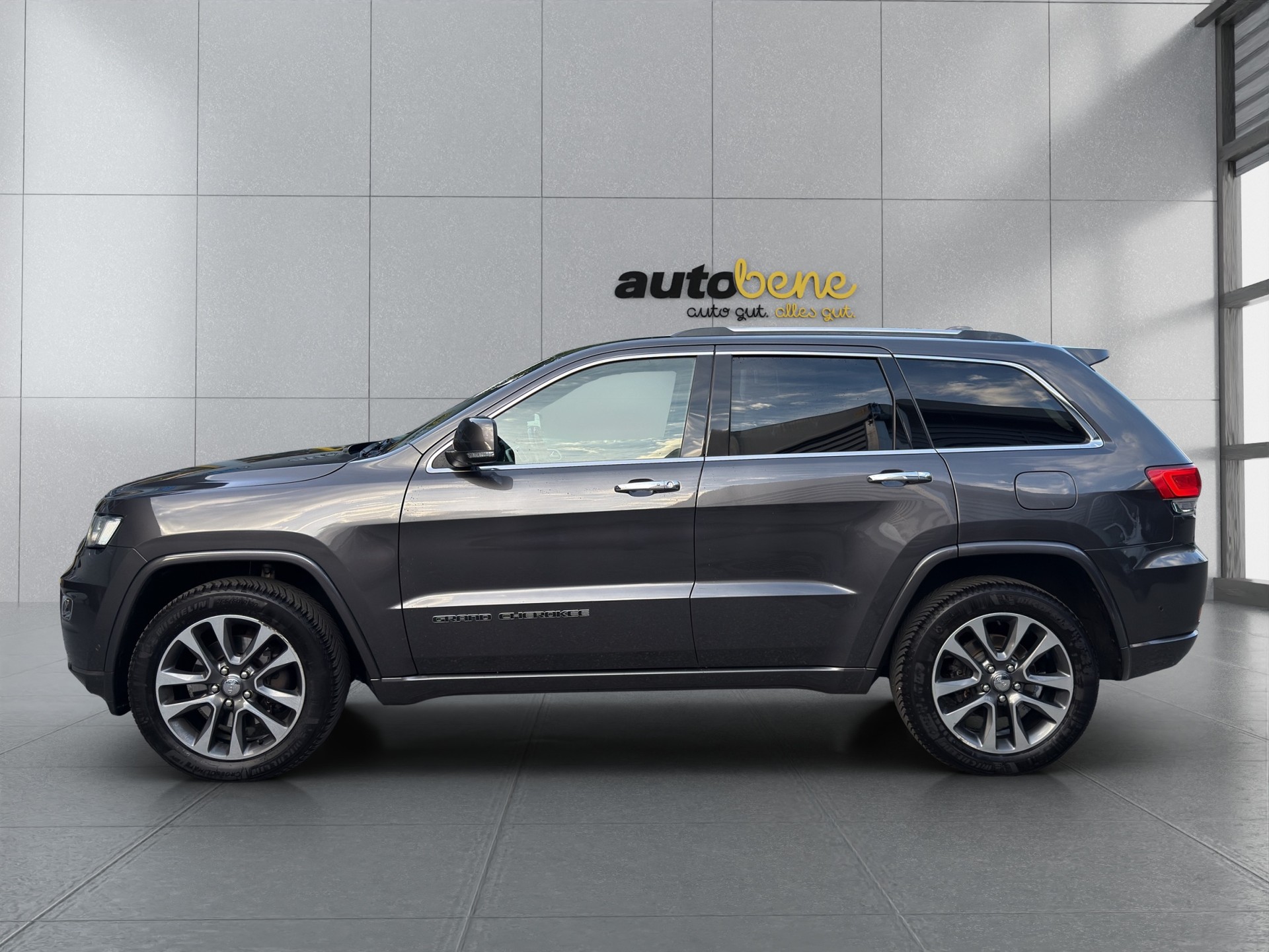 JEEP Grand Cherokee 3.0 CRD Overland Automatic-image-5