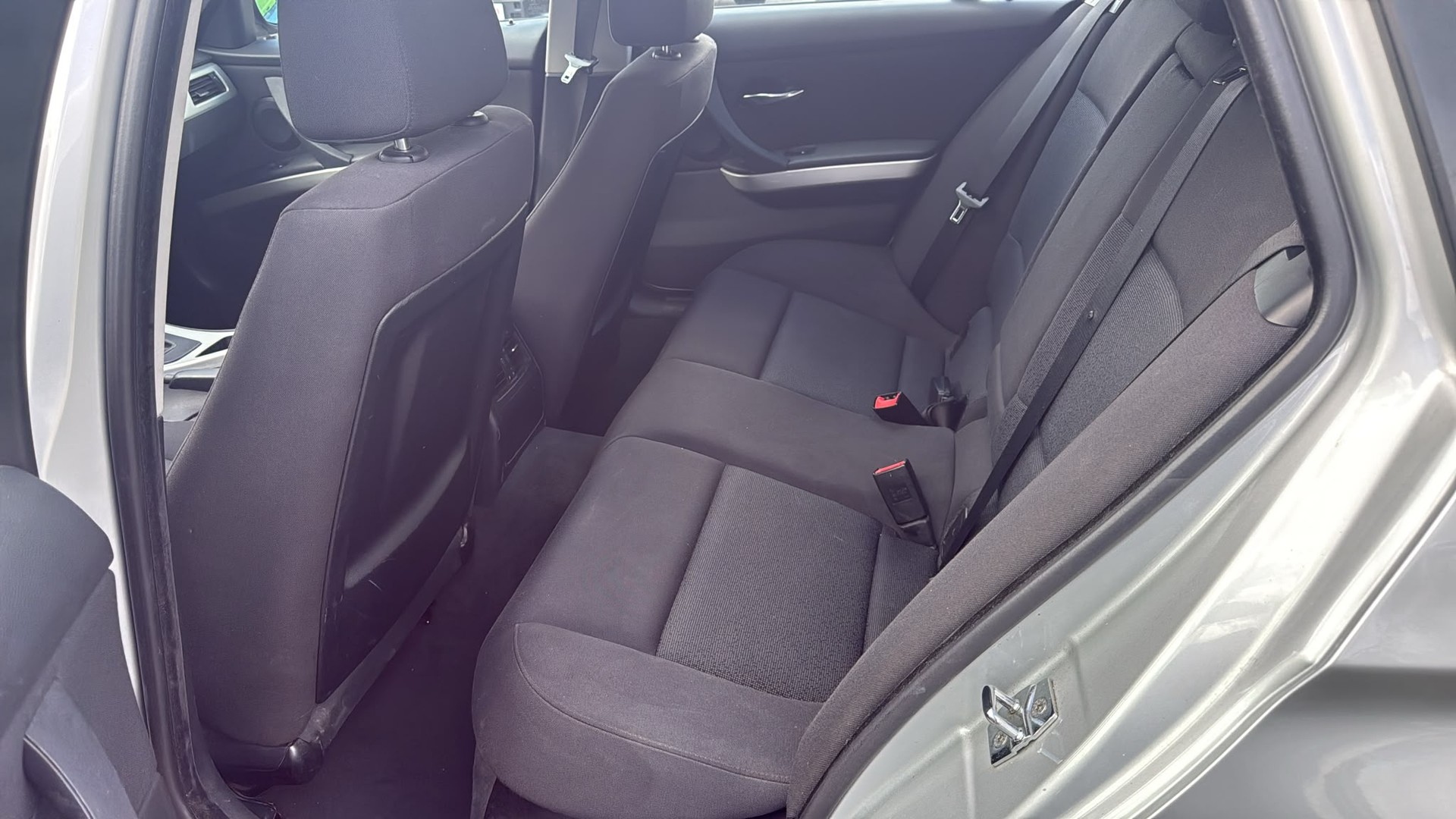 BMW 318i Touring Steptronic-image-13