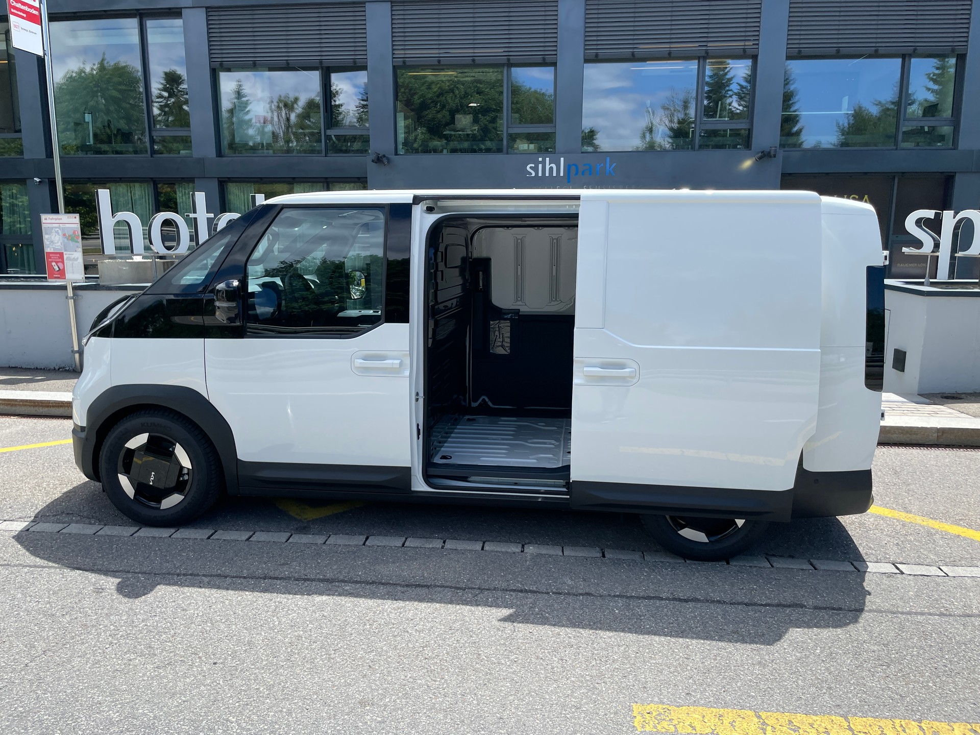 KIA PV5 71.2 kWh Elite Cargo-image-11