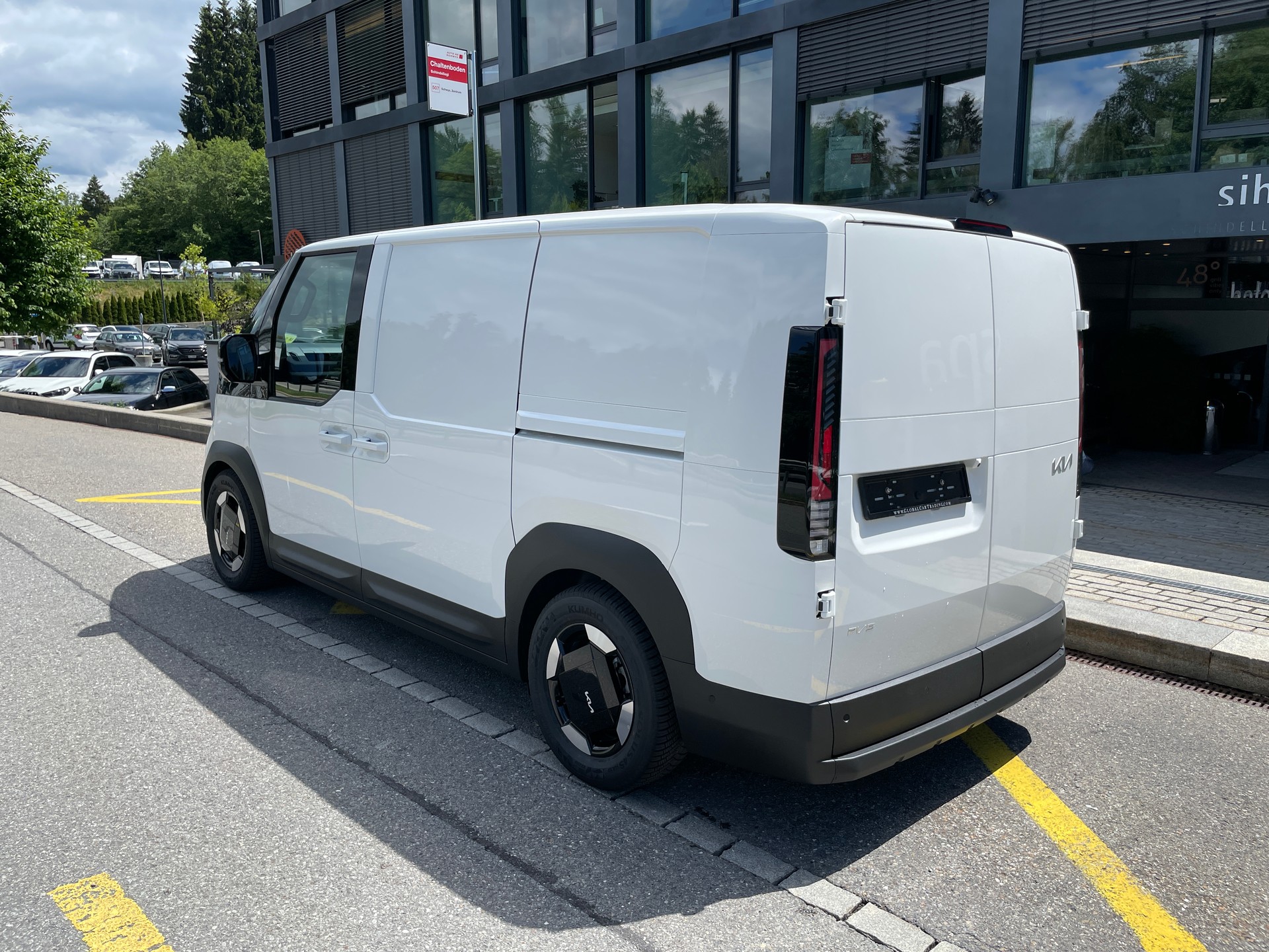 KIA PV5 71.2 kWh Elite Cargo-image-9
