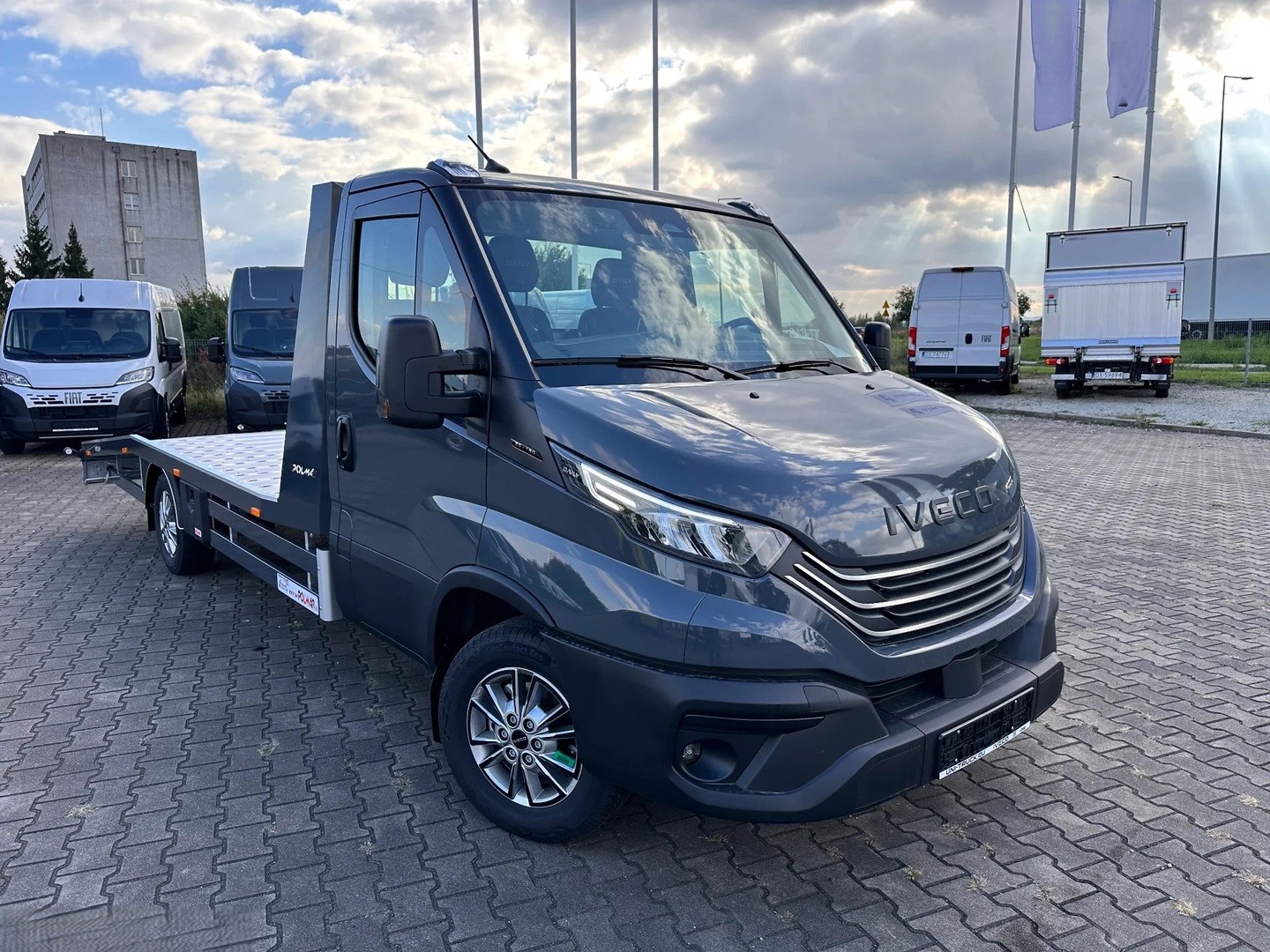 IVECO 35 S 18H V Autotransporter-image-0