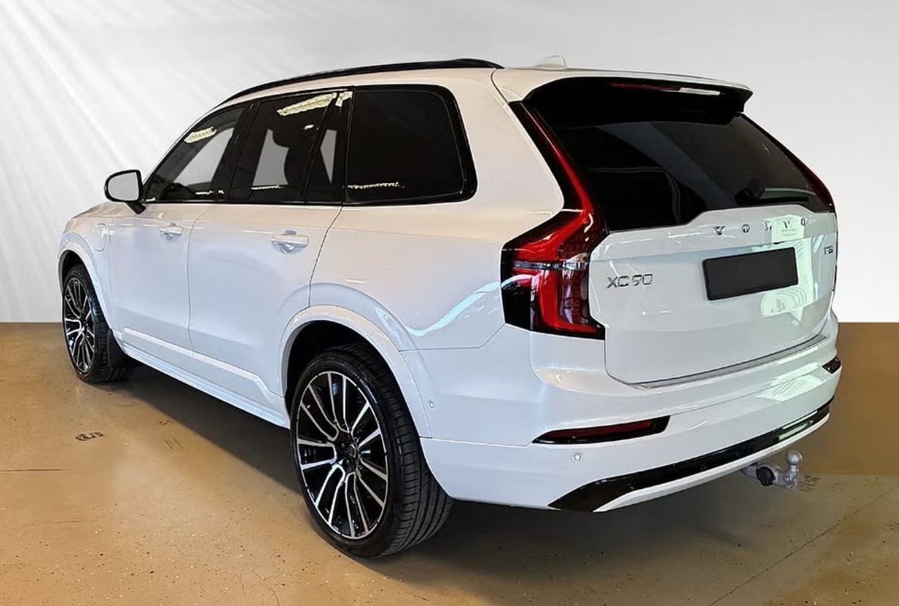 VOLVO XC90 T8 eAWD PluginHybrid Ultra Dark Geartronic-image-2