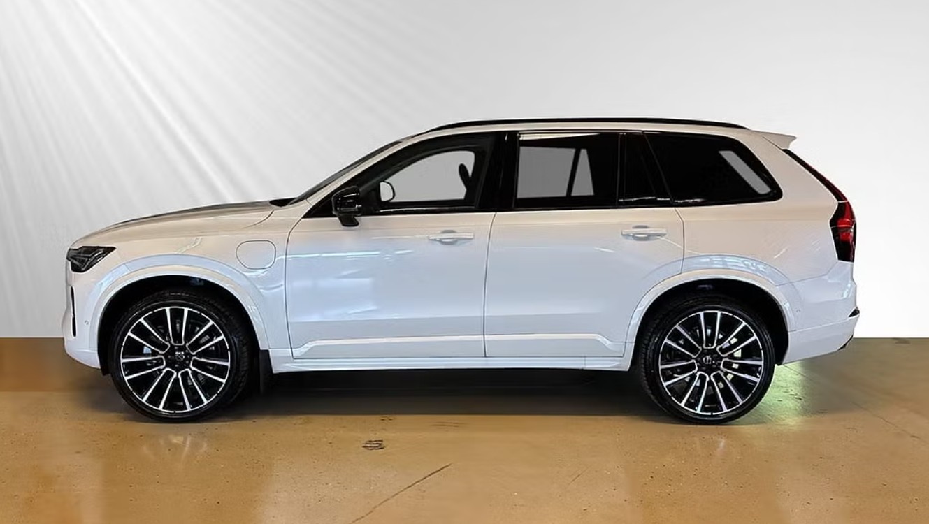 VOLVO XC90 T8 eAWD PluginHybrid Ultra Dark Geartronic-image-1