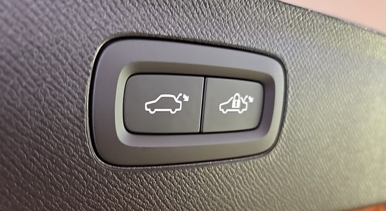 VOLVO XC90 T8 eAWD PluginHybrid Ultra Dark Geartronic-image-22