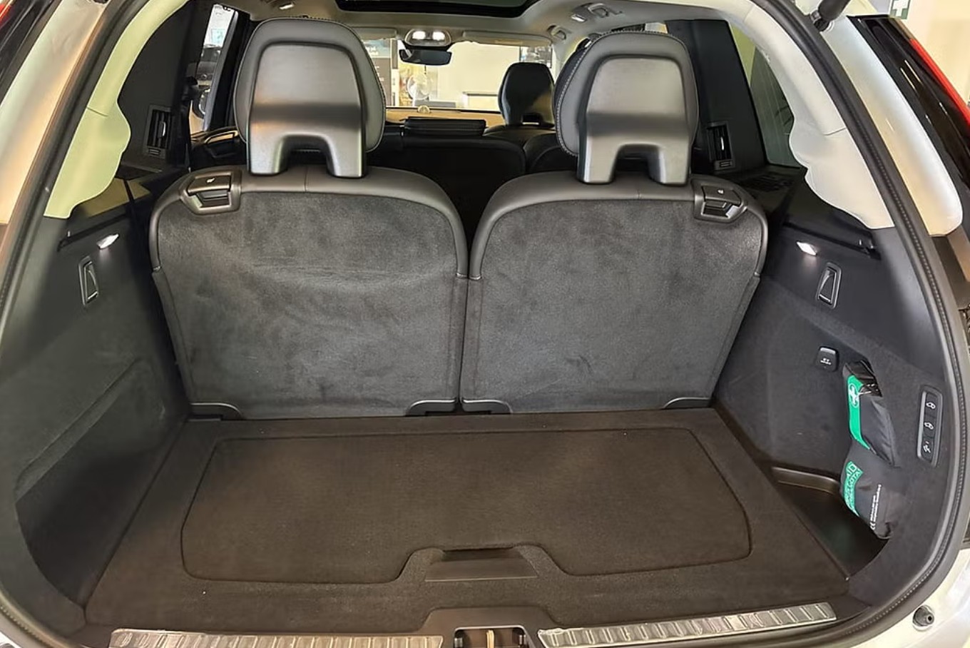 VOLVO XC90 T8 eAWD PluginHybrid Ultra Dark Geartronic-image-19