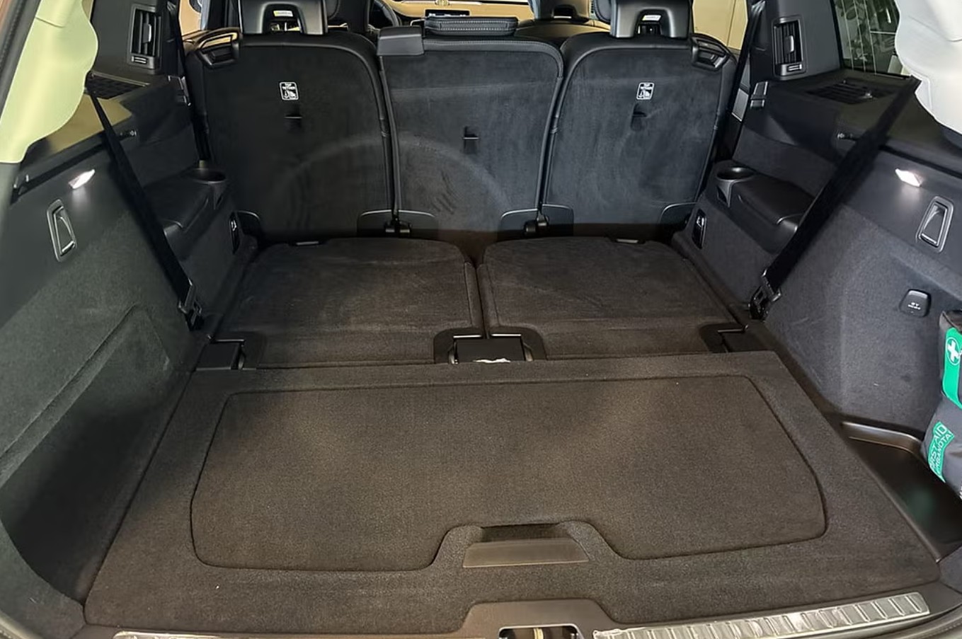 VOLVO XC90 T8 eAWD PluginHybrid Ultra Dark Geartronic-image-17