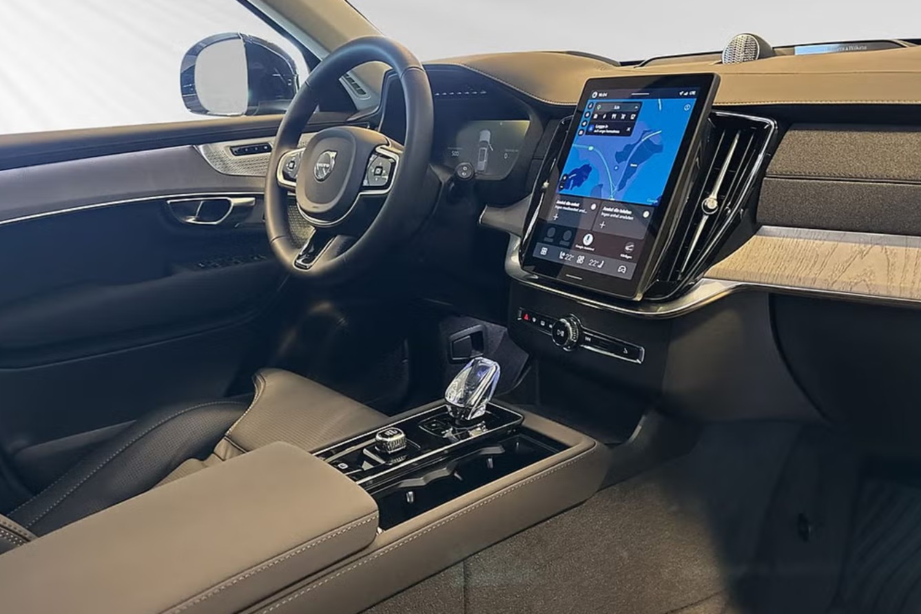 VOLVO XC90 T8 eAWD PluginHybrid Ultra Dark Geartronic-image-6