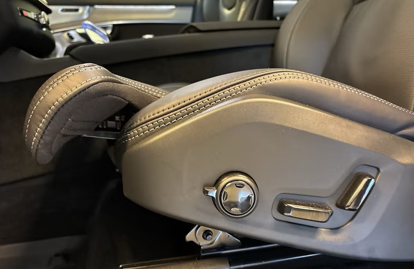 VOLVO XC90 T8 eAWD PluginHybrid Ultra Dark Geartronic-image-12