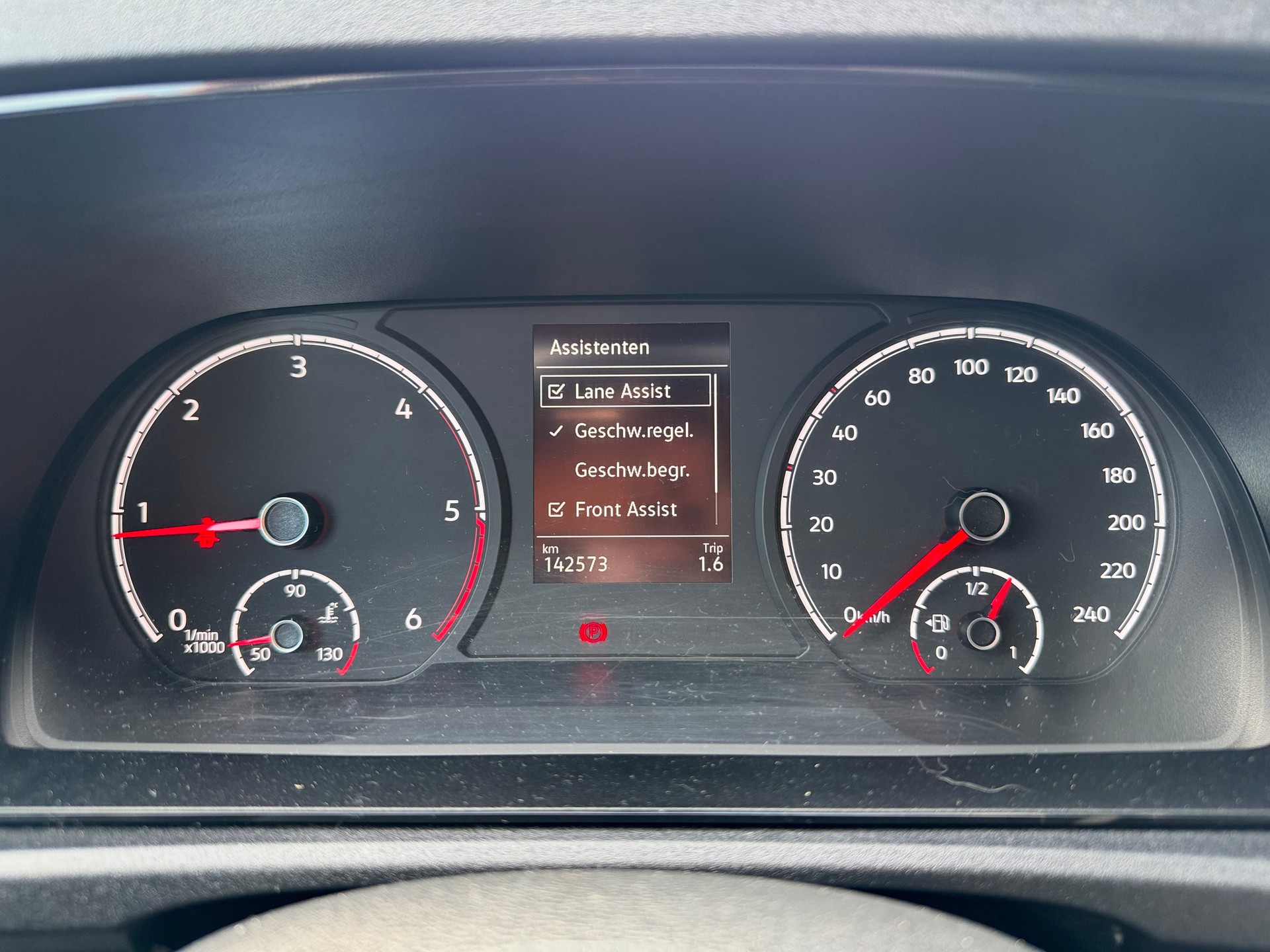 VW Caddy Maxi 2.0 TDI 4Motion-image-8