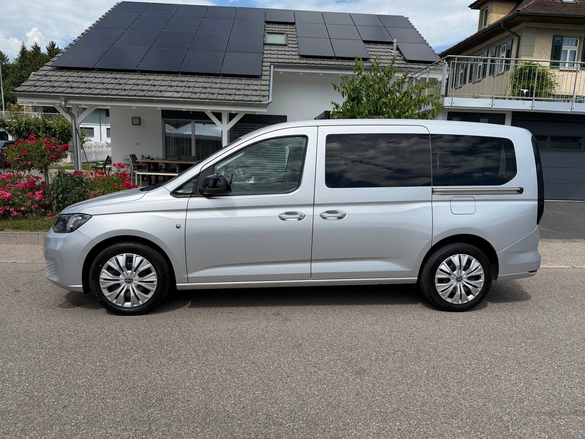 VW Caddy Maxi 2.0 TDI 4Motion-image-3