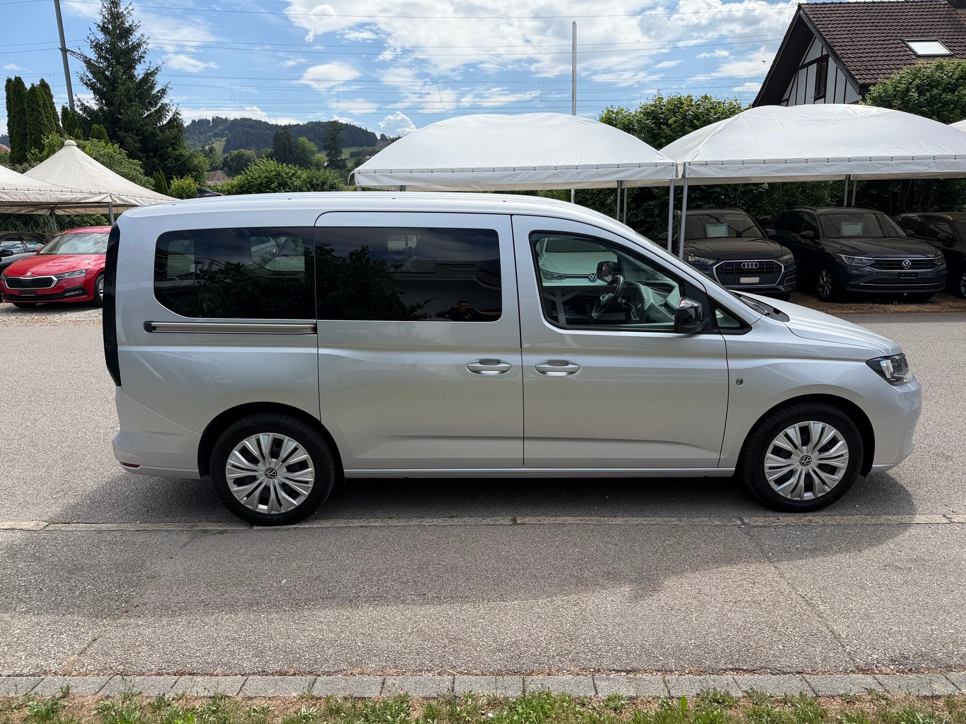 VW Caddy Maxi 2.0 TDI 4Motion-image-4