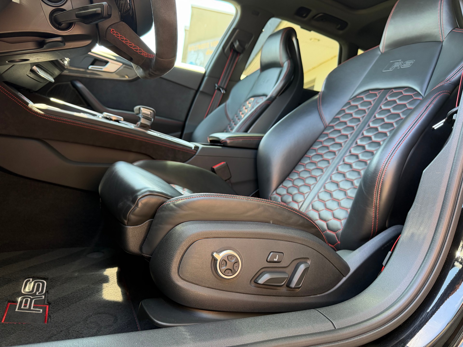 AUDI RS4 Avant 2.9 TFSI quattro tiptronic-image-7