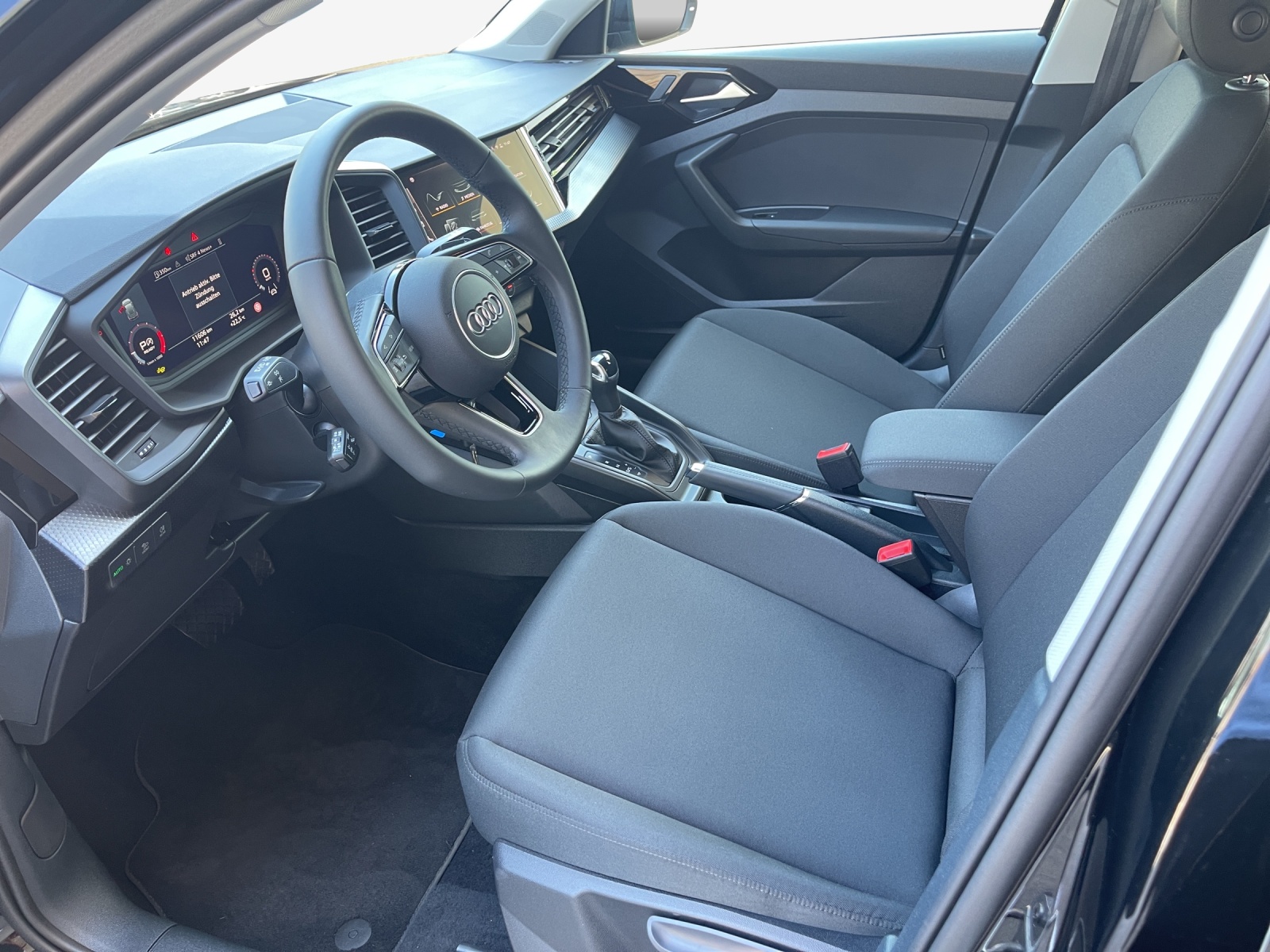 AUDI A1 Sportback 30 TFSI Attraction S-tronic-image-7