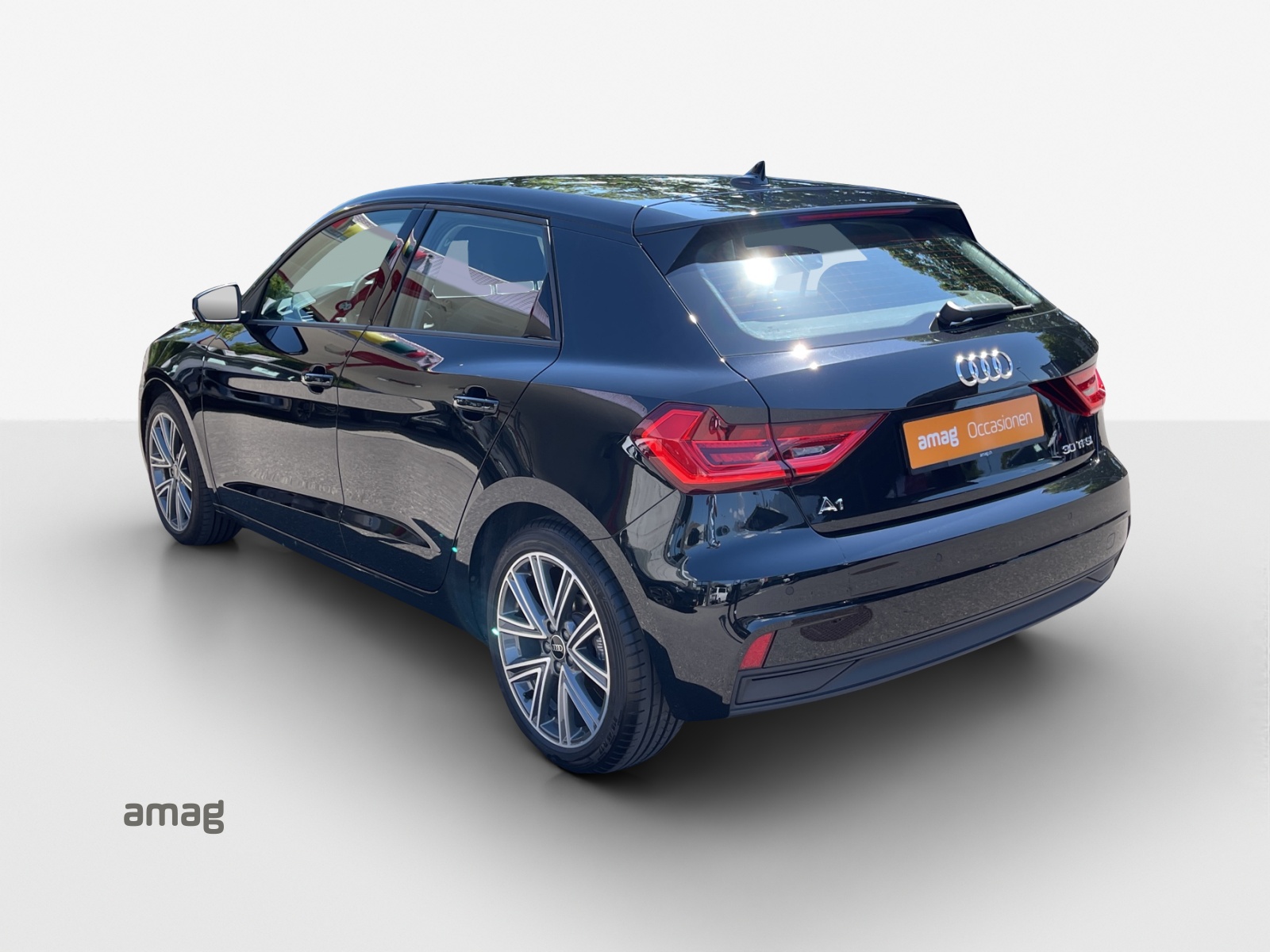 AUDI A1 Sportback 30 TFSI Attraction S-tronic-image-2