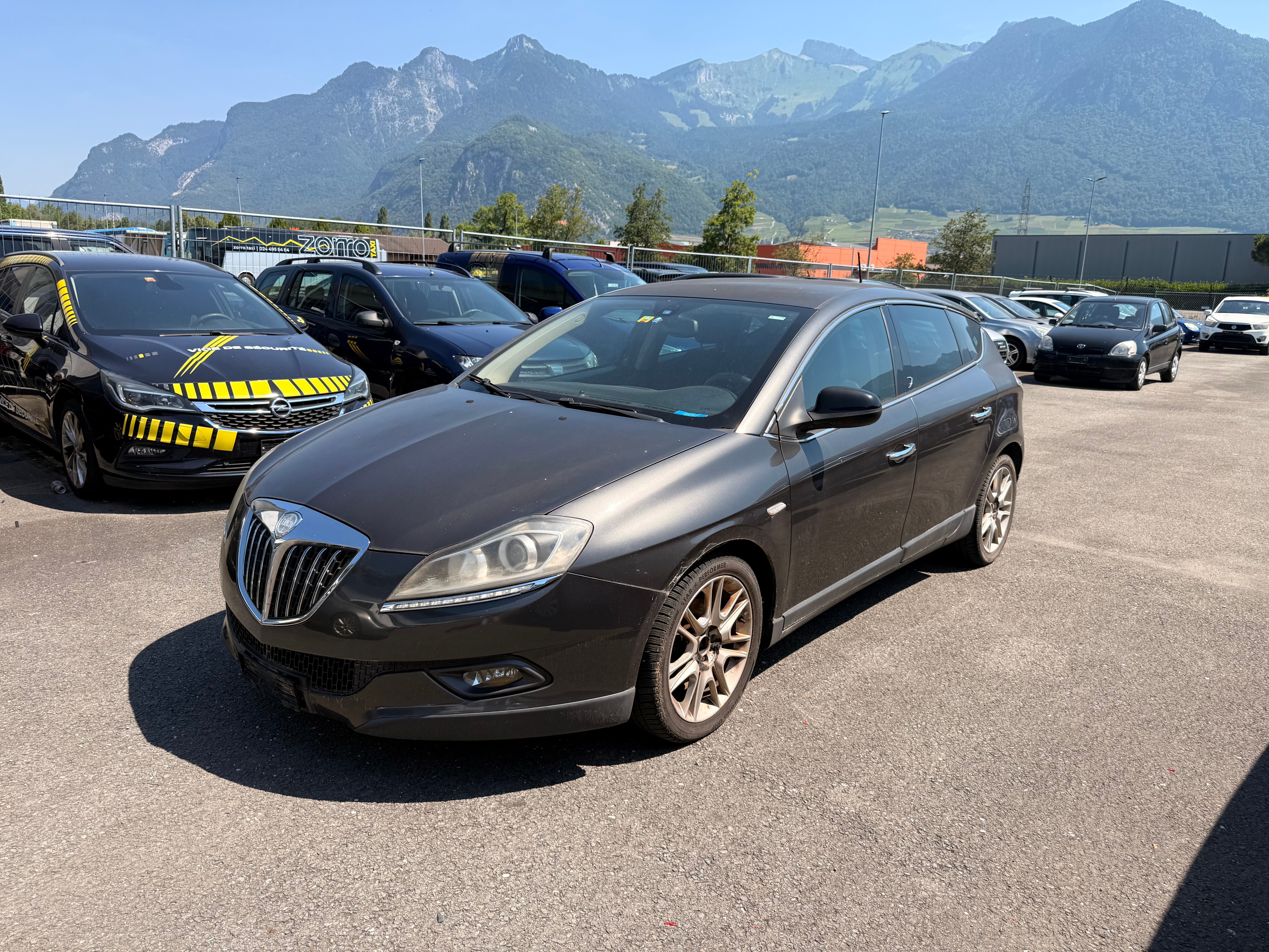 Car photo