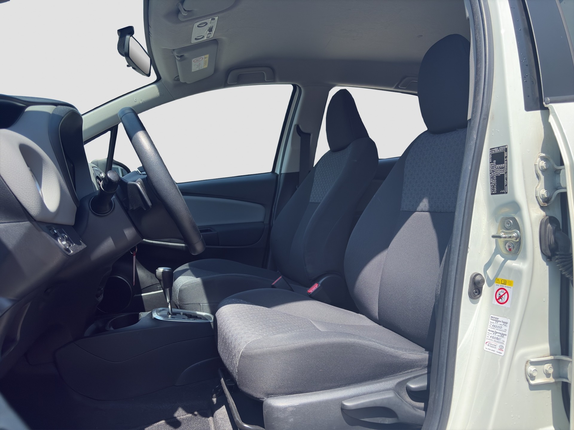 TOYOTA Yaris 1.33 Luna Multidrive-image-8