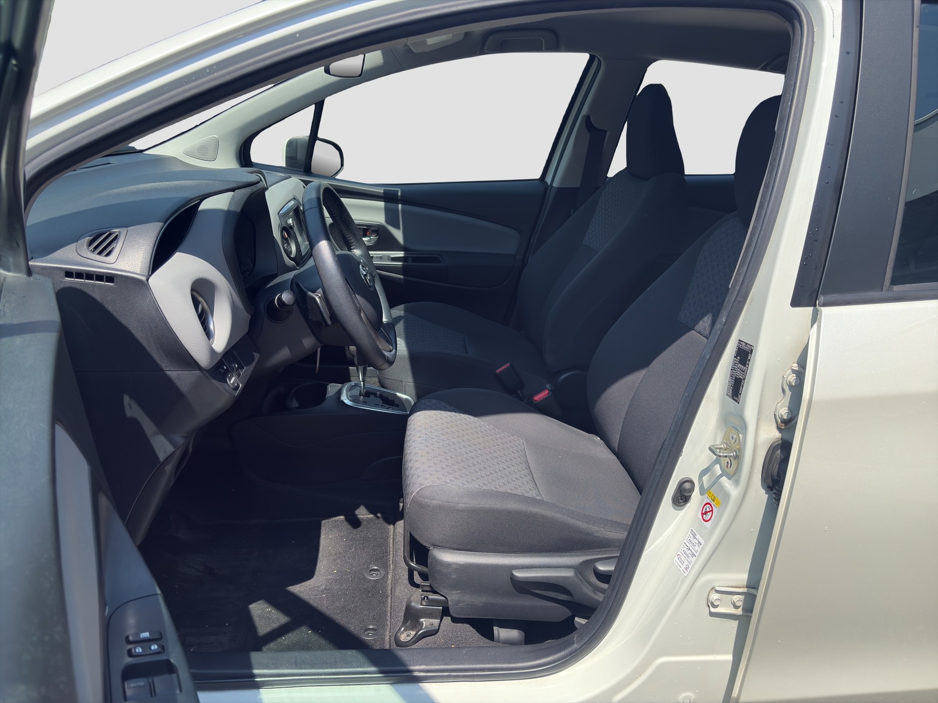 TOYOTA Yaris 1.33 Luna Multidrive-image-17