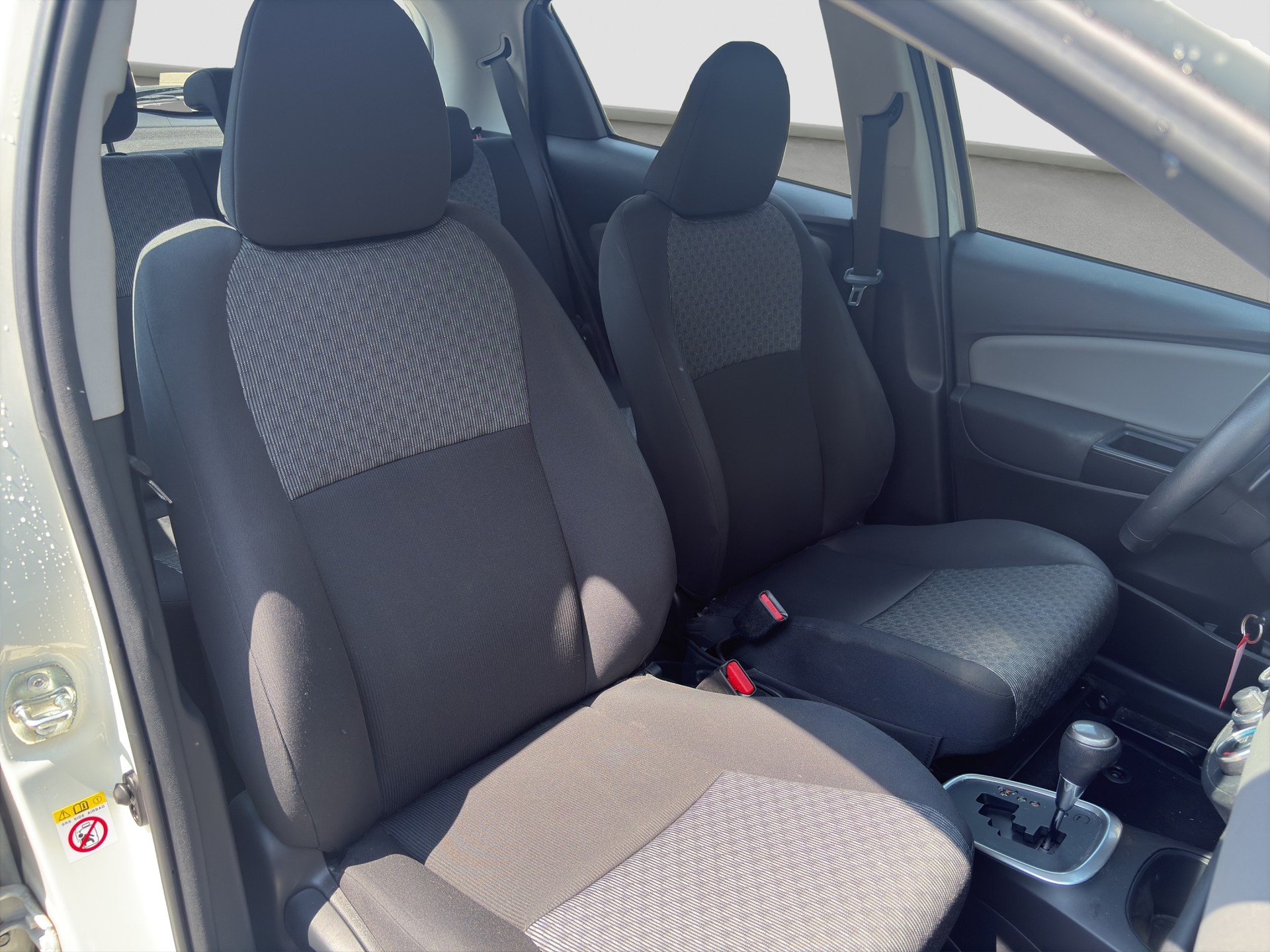TOYOTA Yaris 1.33 Luna Multidrive-image-16
