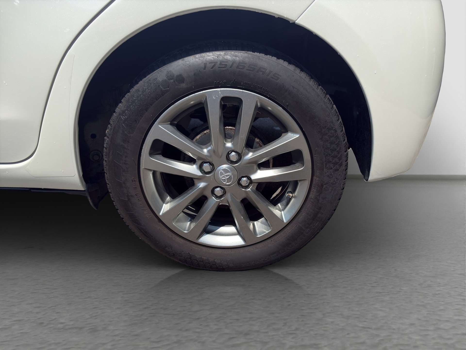 TOYOTA Yaris 1.33 Luna Multidrive-image-2
