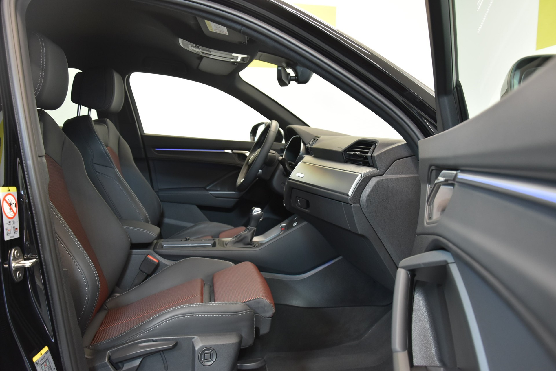 AUDI Q3 Sportback 35 TFSI S line Attraction S-tronic-image-3