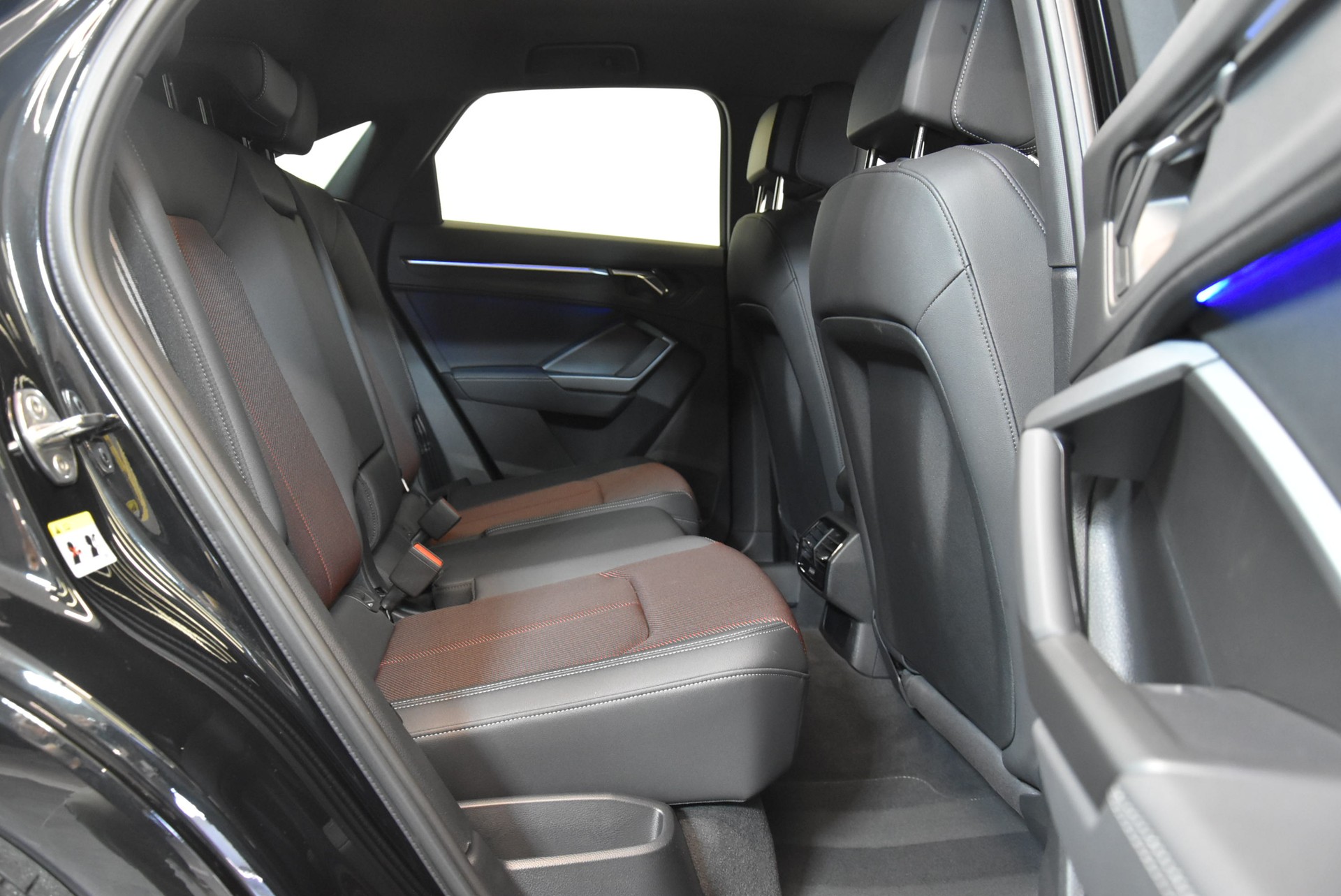 AUDI Q3 Sportback 35 TFSI S line Attraction S-tronic-image-6