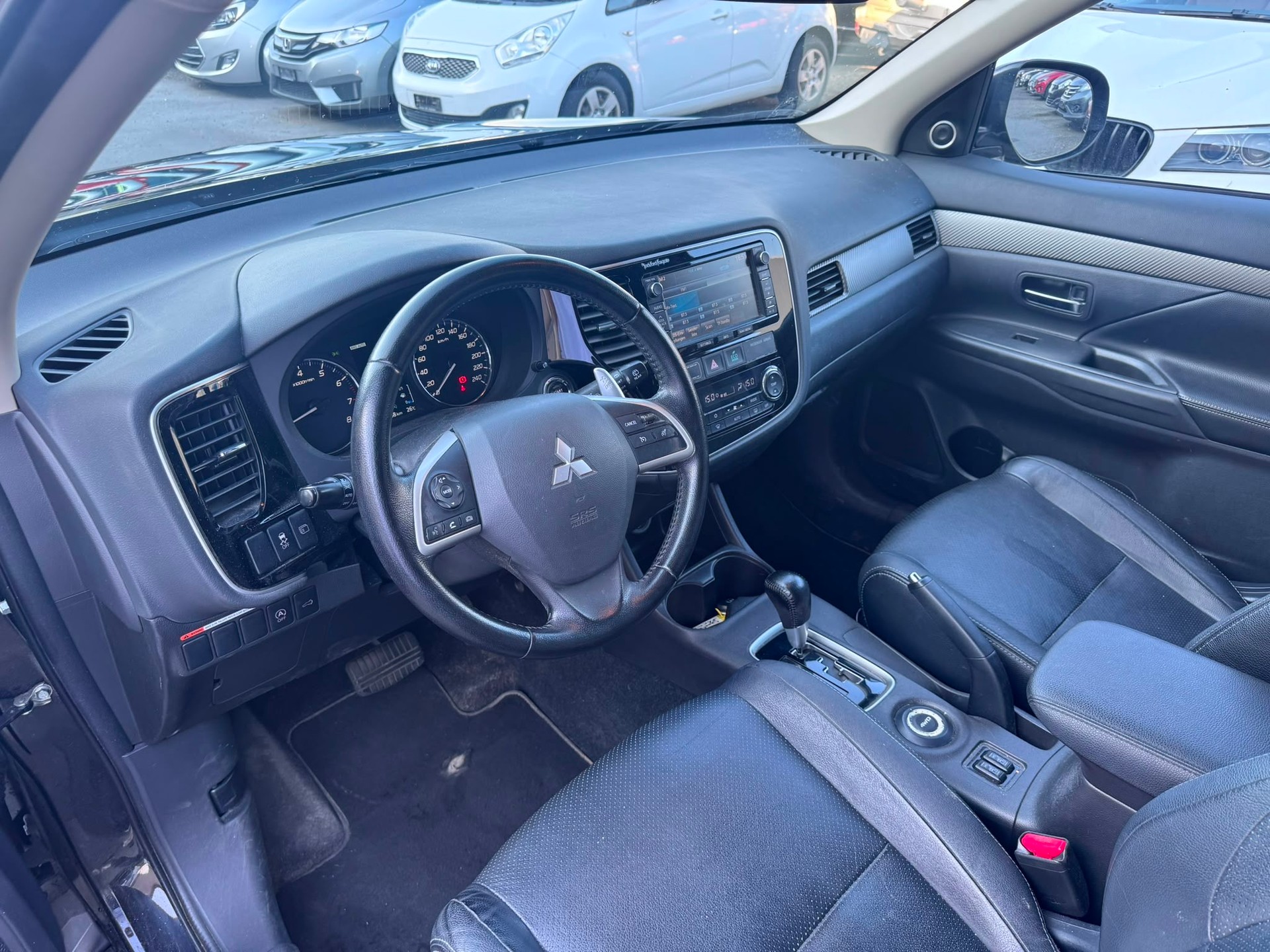 MITSUBISHI Outlander 2.0 Navigator CVT-image-10