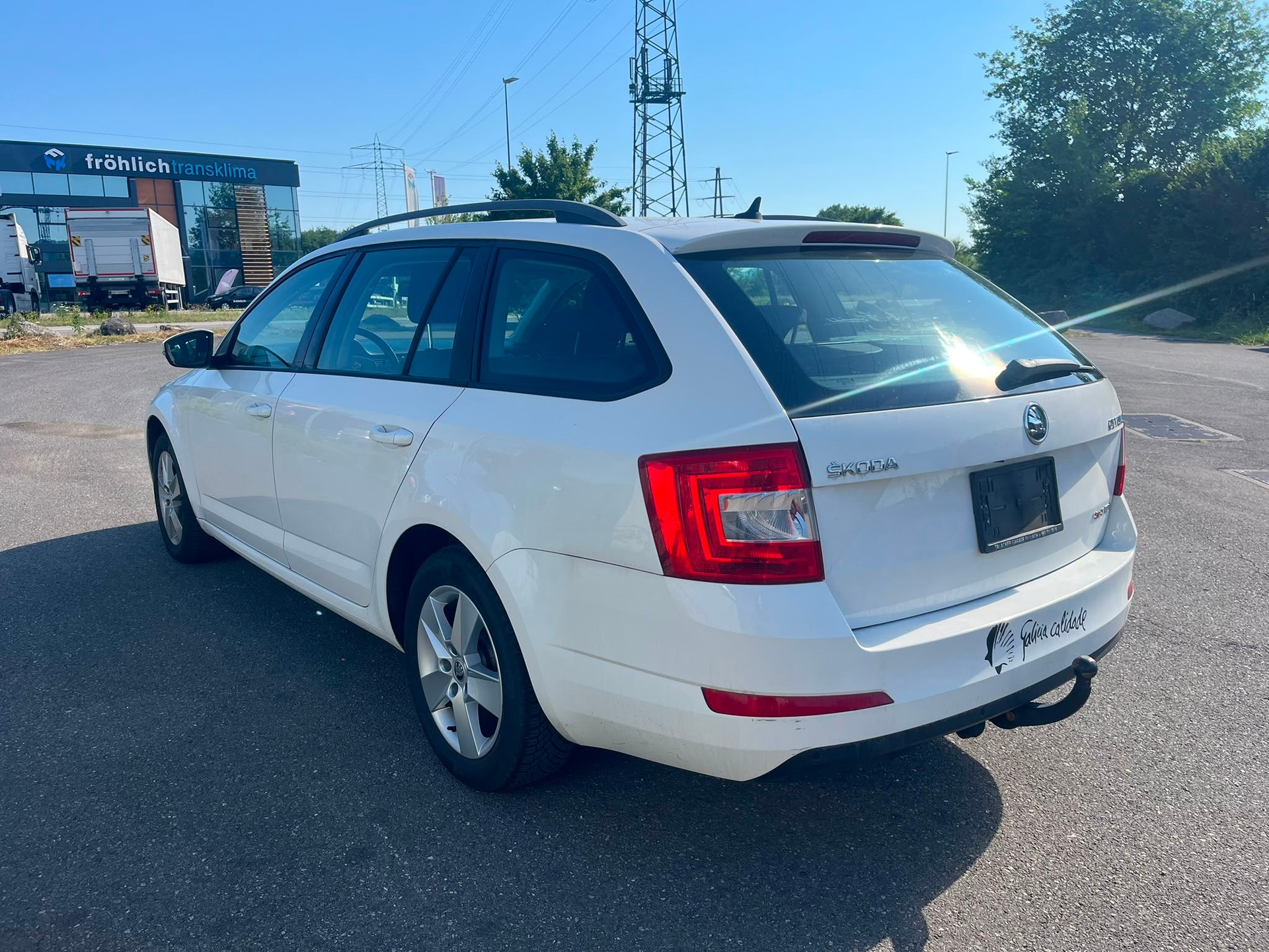 SKODA Octavia Combi 2.0 TDI Elegance 4x4-image-4