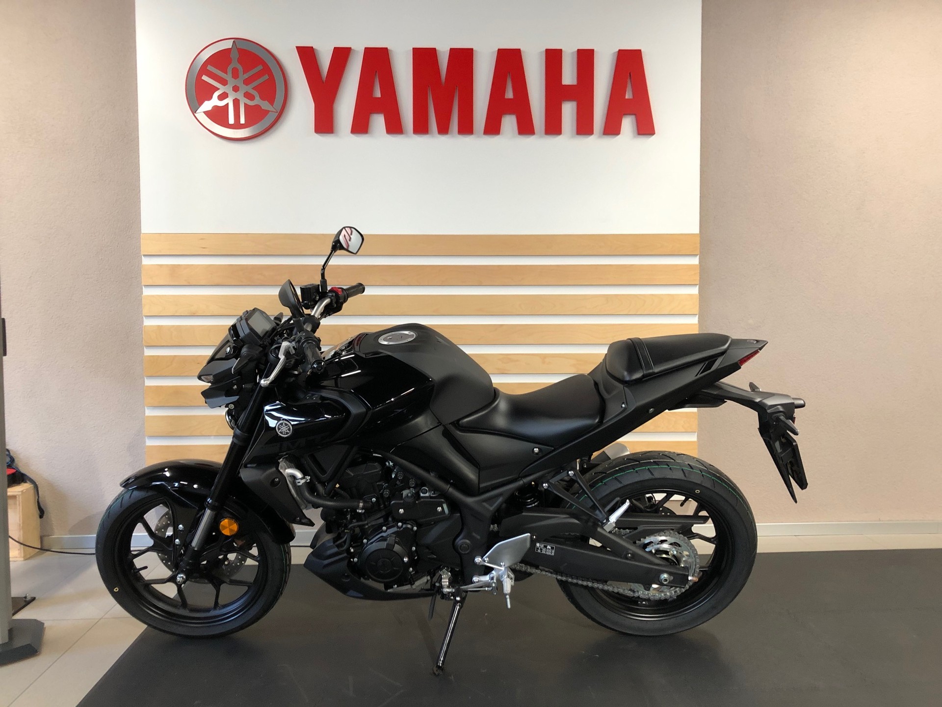 YAMAHA MT-03-showroom-element-3
