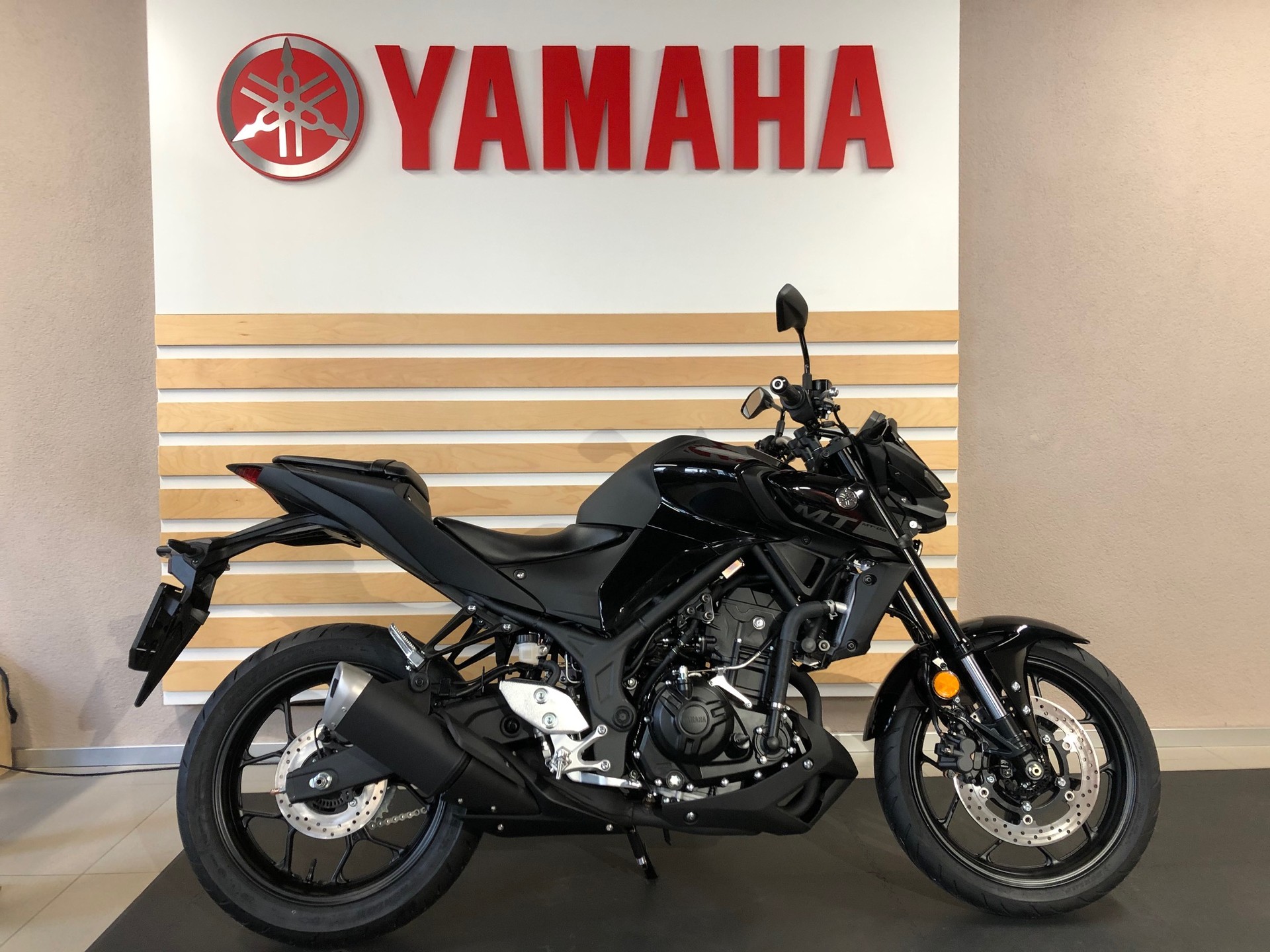 YAMAHA MT-03