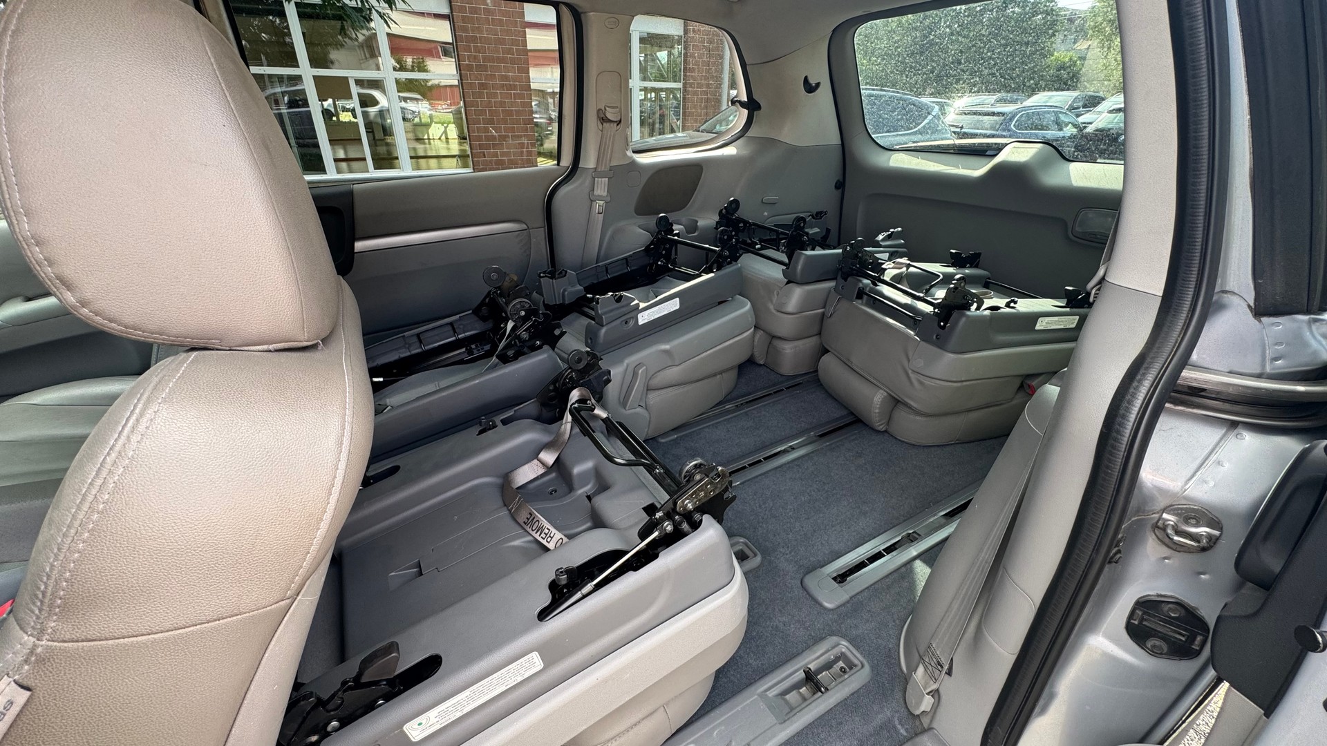 KIA Carnival 2.2 CRDi Trend Automatic-image-6
