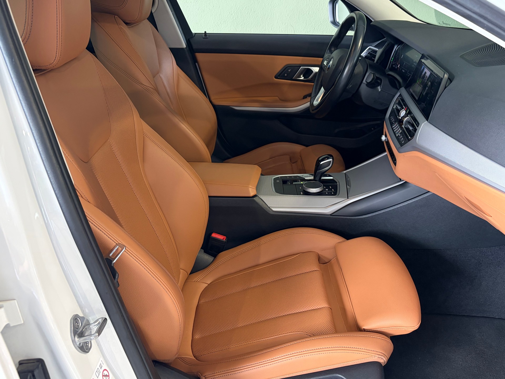 BMW 320d 48V Touring Steptronic ***19Zoll-Alu***CH-Fahrzeug***-image-11