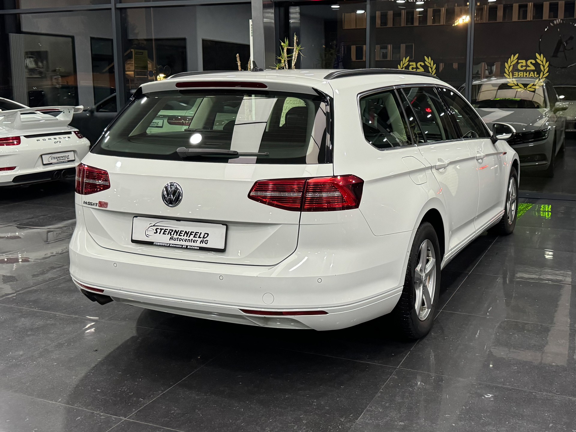 VW Passat Variant 2.0 TDI BMT Comfortline DSG 4Motion-image-4