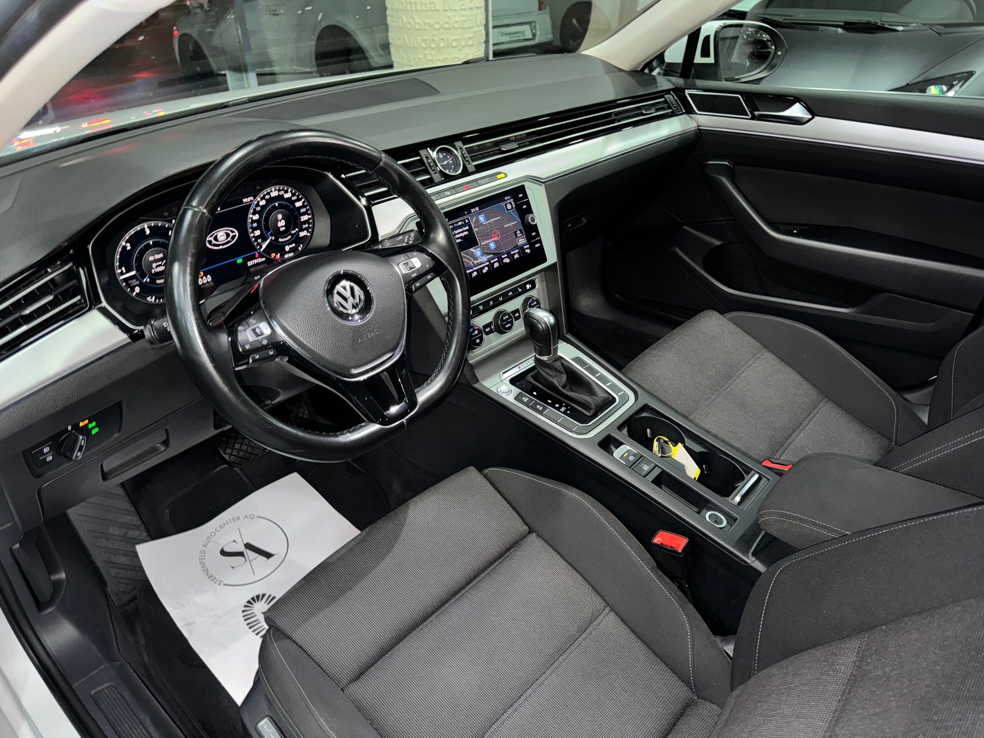 VW Passat Variant 2.0 TDI BMT Comfortline DSG 4Motion-image-5