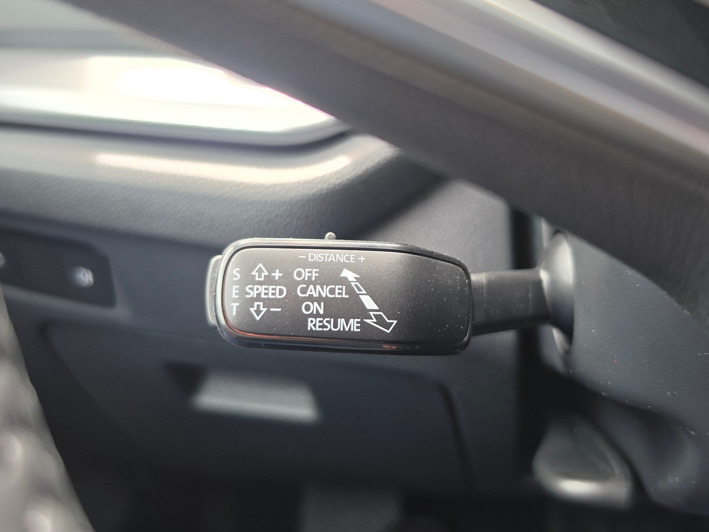 SKODA Octavia Combi 2.0 TDI DSG Selection-image-14